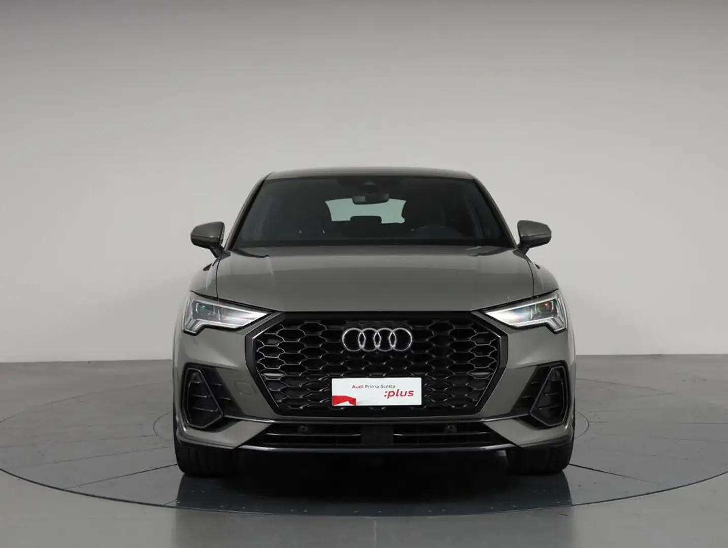 Audi Q3 Sportback 45 1.4 tfsi e Business Plus s-tronic siva - 2