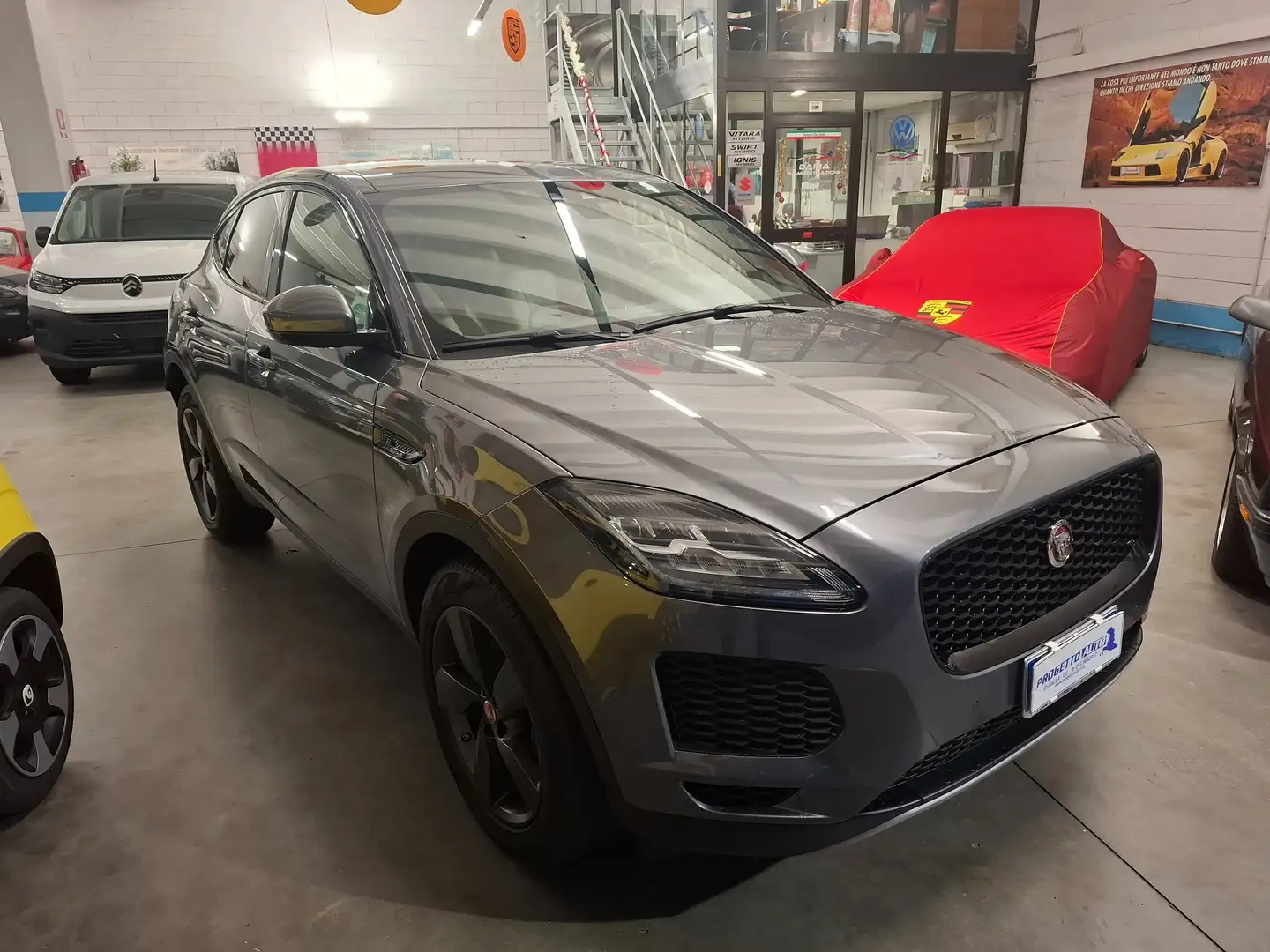 Jaguar E-Pace 2.0d i4 S 4X4 150cv auto my19  MAGNIFICA-25000KM. Gris - 2