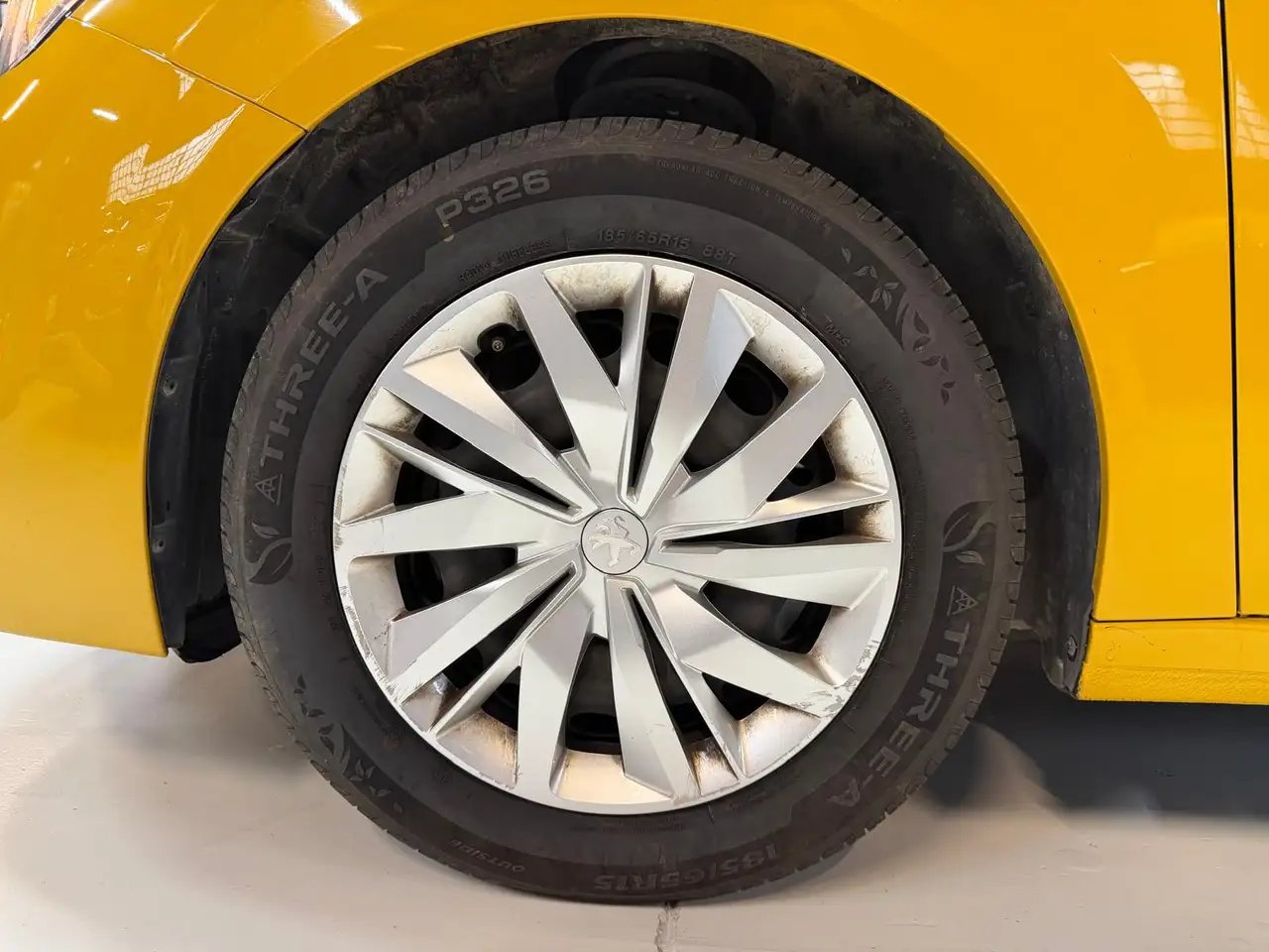 Peugeot 208 208 2023 1.2 Benzina 12
