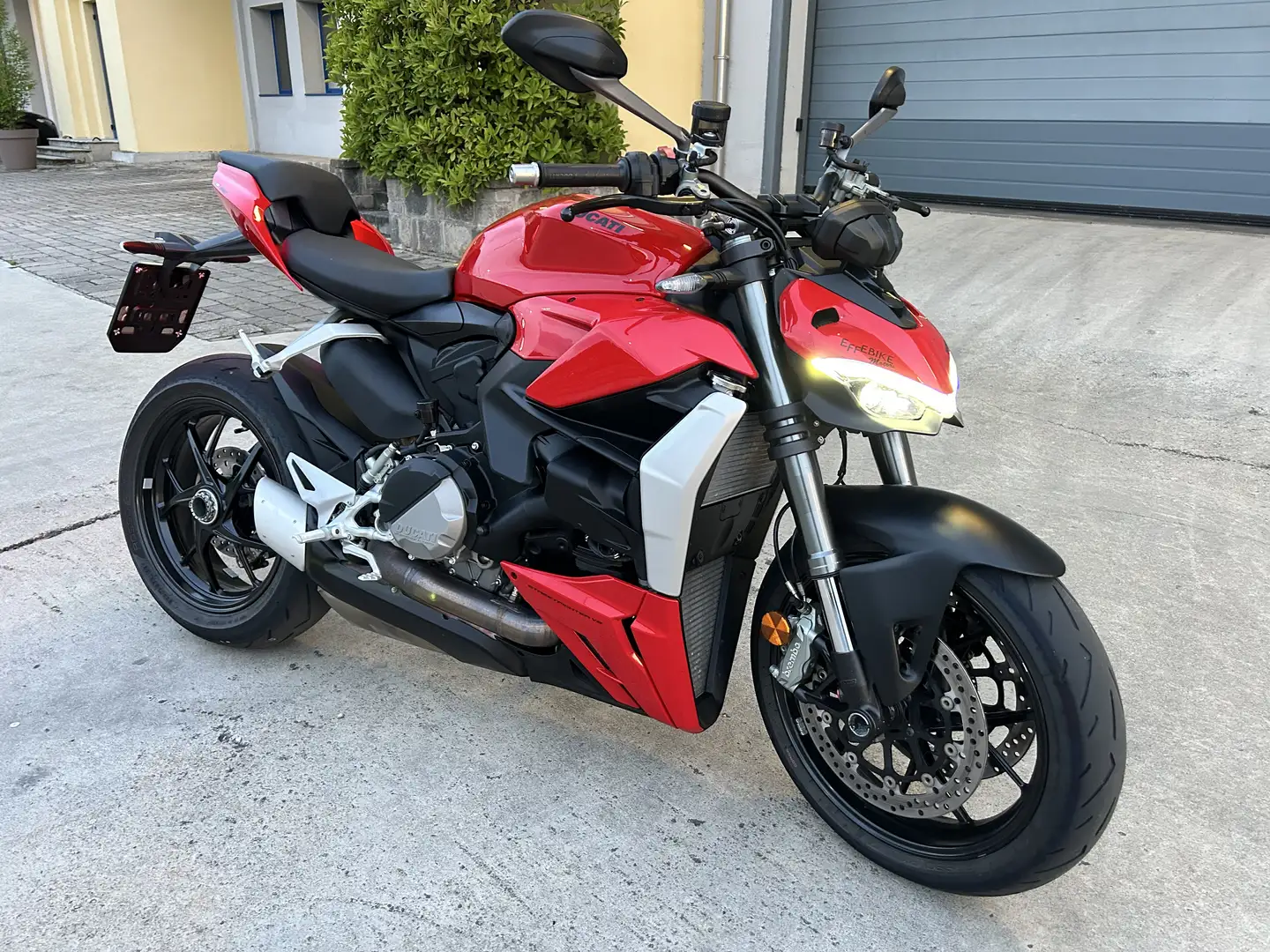 Ducati Streetfighter - 1