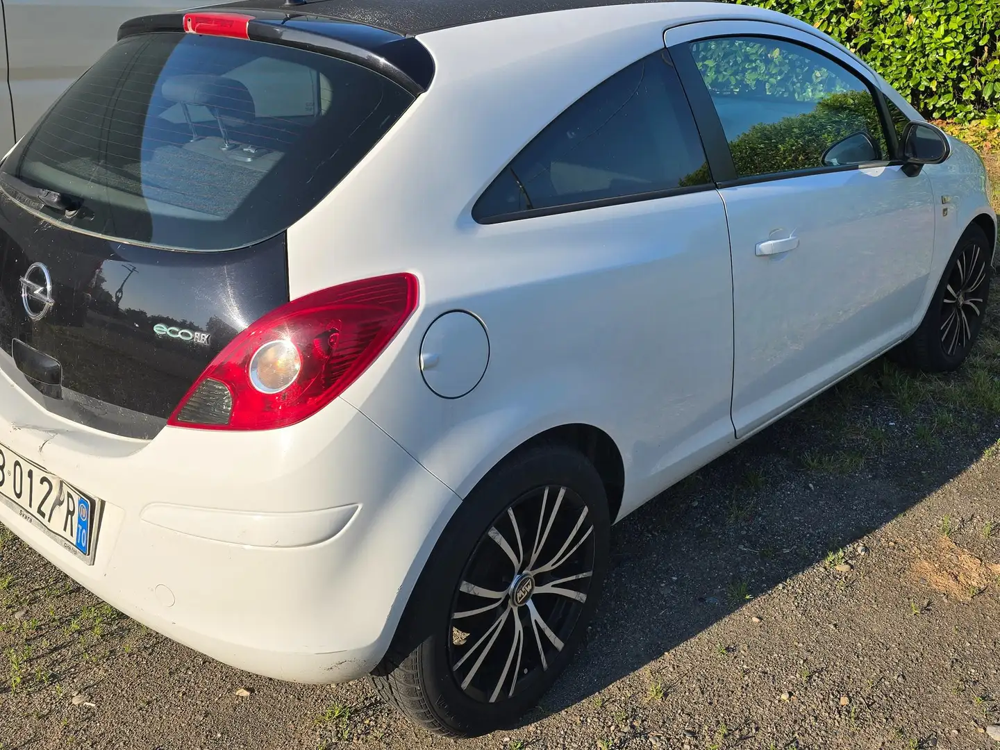 Opel Corsa Corsa IV 2010 3p 1.2 Edition Gpl-tech 80cv Bianco - 2
