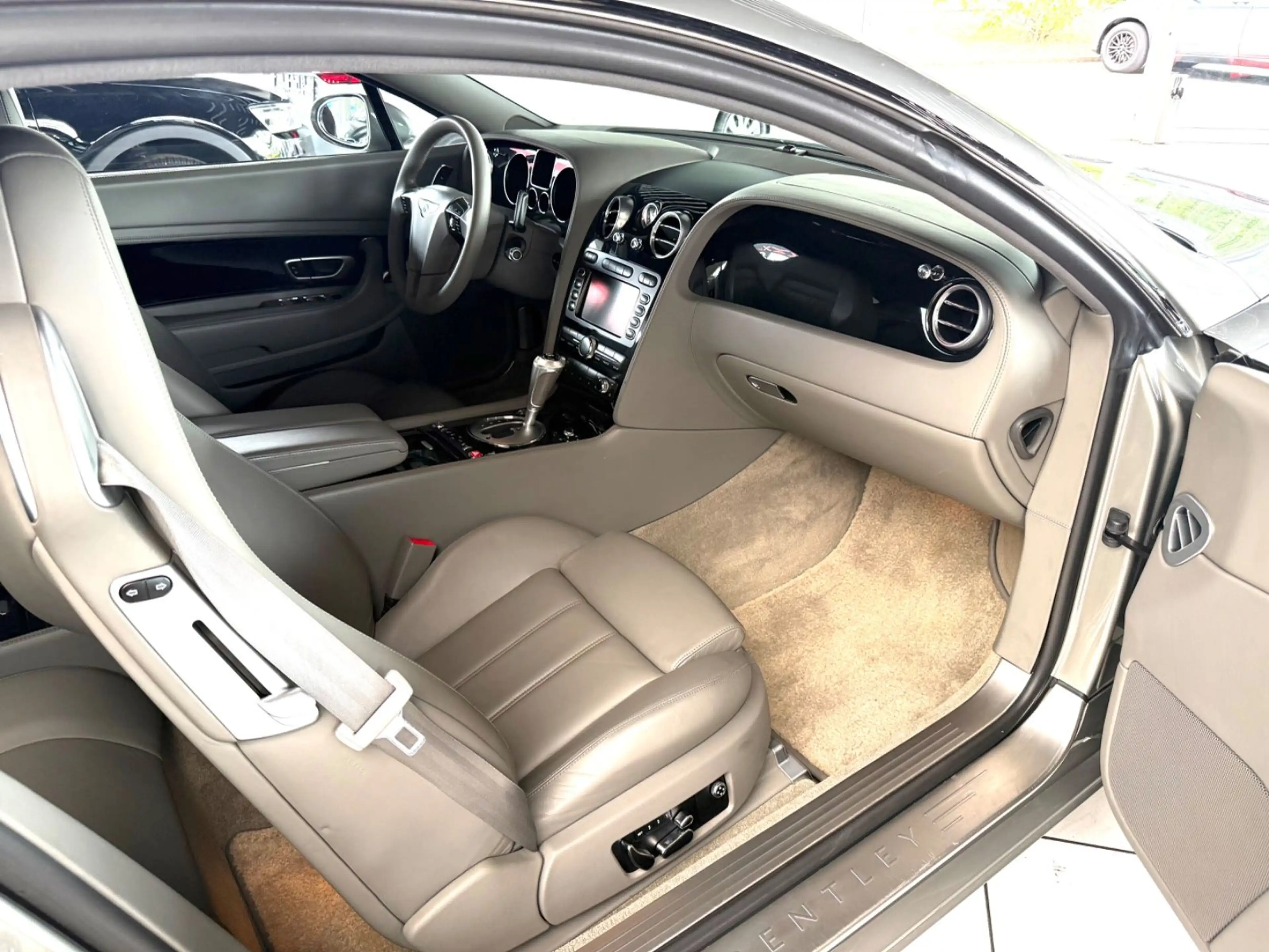Bentley Continental GT Deutsches Fahrz. Bentley Service — photo 13
