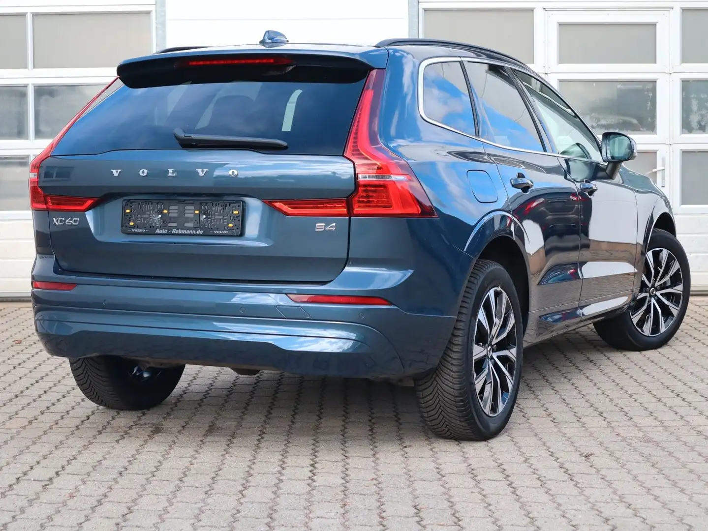 Volvo XC60 B4 Core FWD Bleu - 2