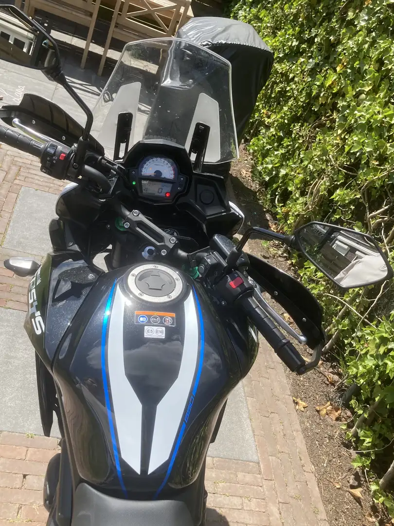 Kawasaki Versys 650 Grand Tourer Weiß - 2