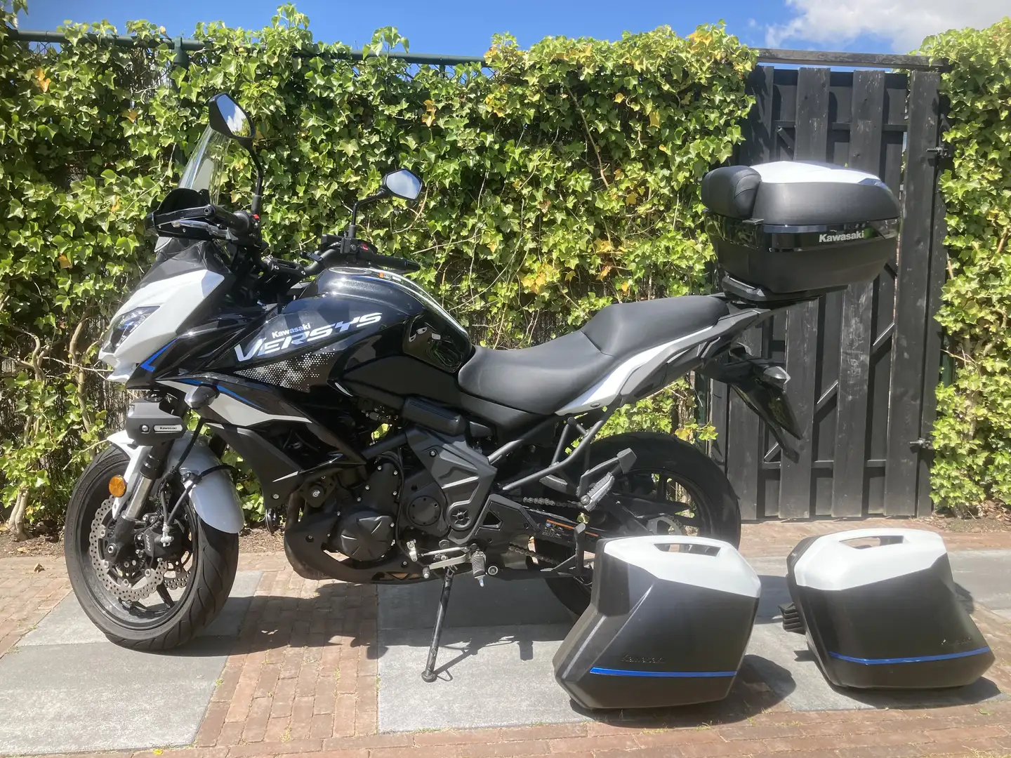 Kawasaki Versys 650 Grand Tourer Weiß - 1