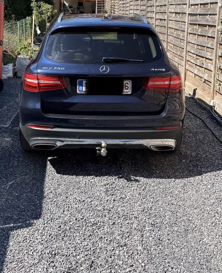 Mercedes-Benz GLC 250 4-Matic Launch Edition - 2