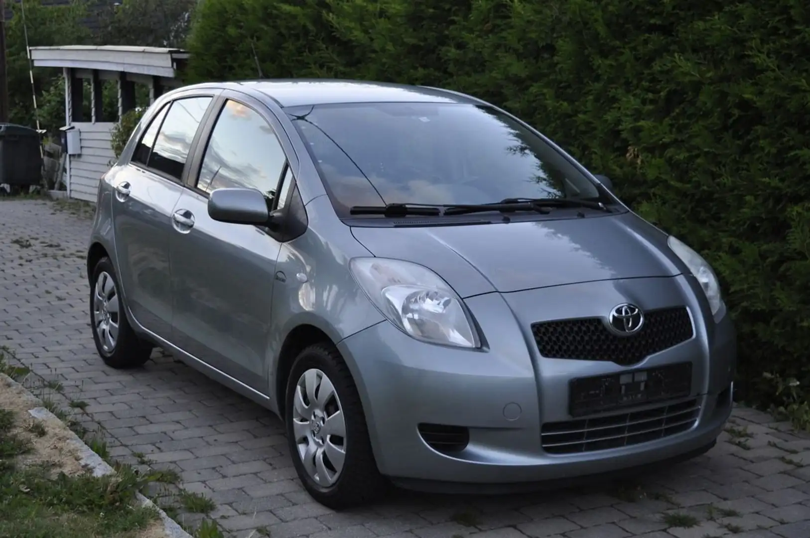 Toyota Yaris Yaris+1.4+D-4D+Luna Gris - 2