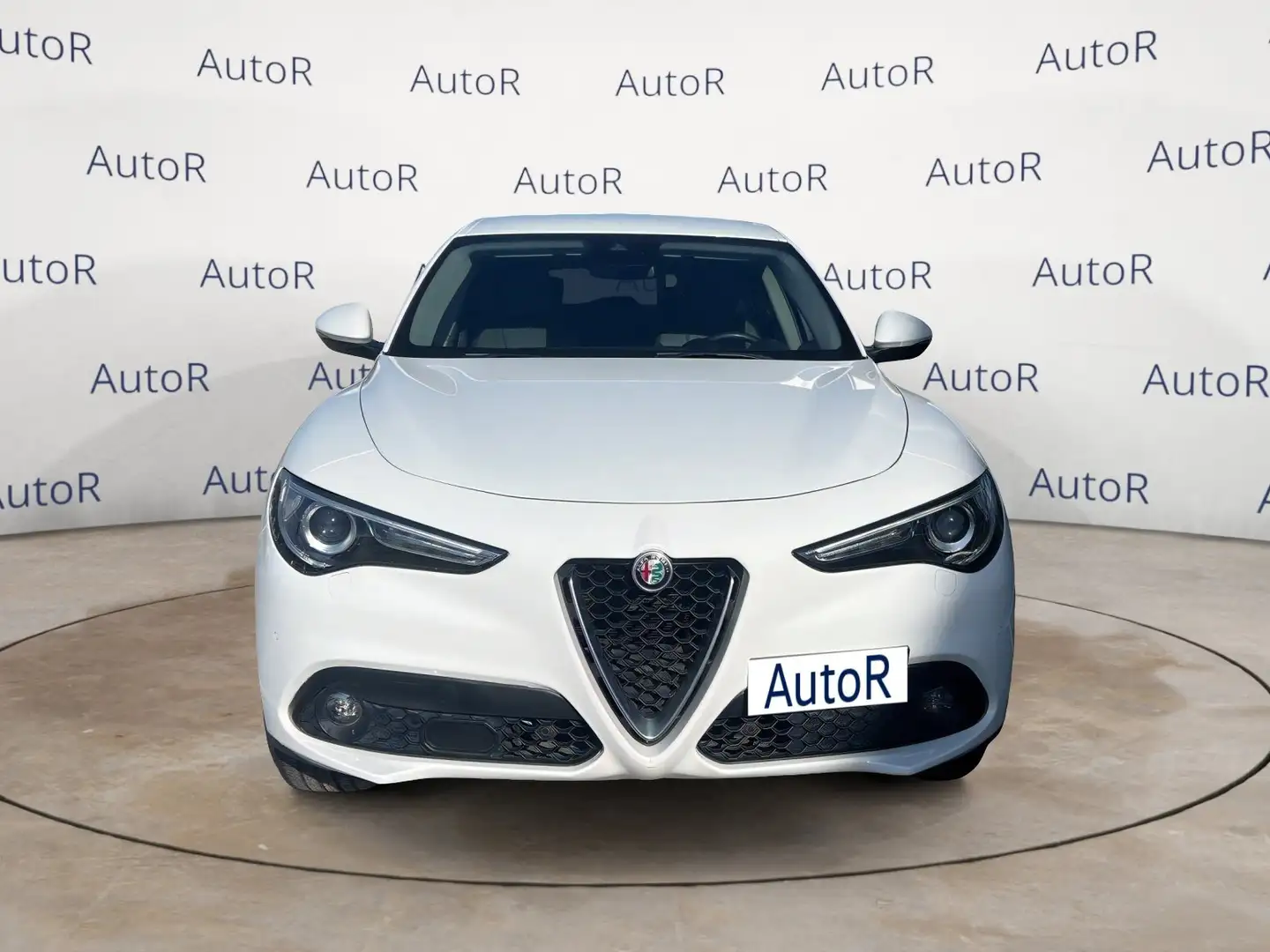Alfa Romeo Stelvio 2.2 Turbodiesel 210 CV AT8 Q4 Executive Bianco - 2