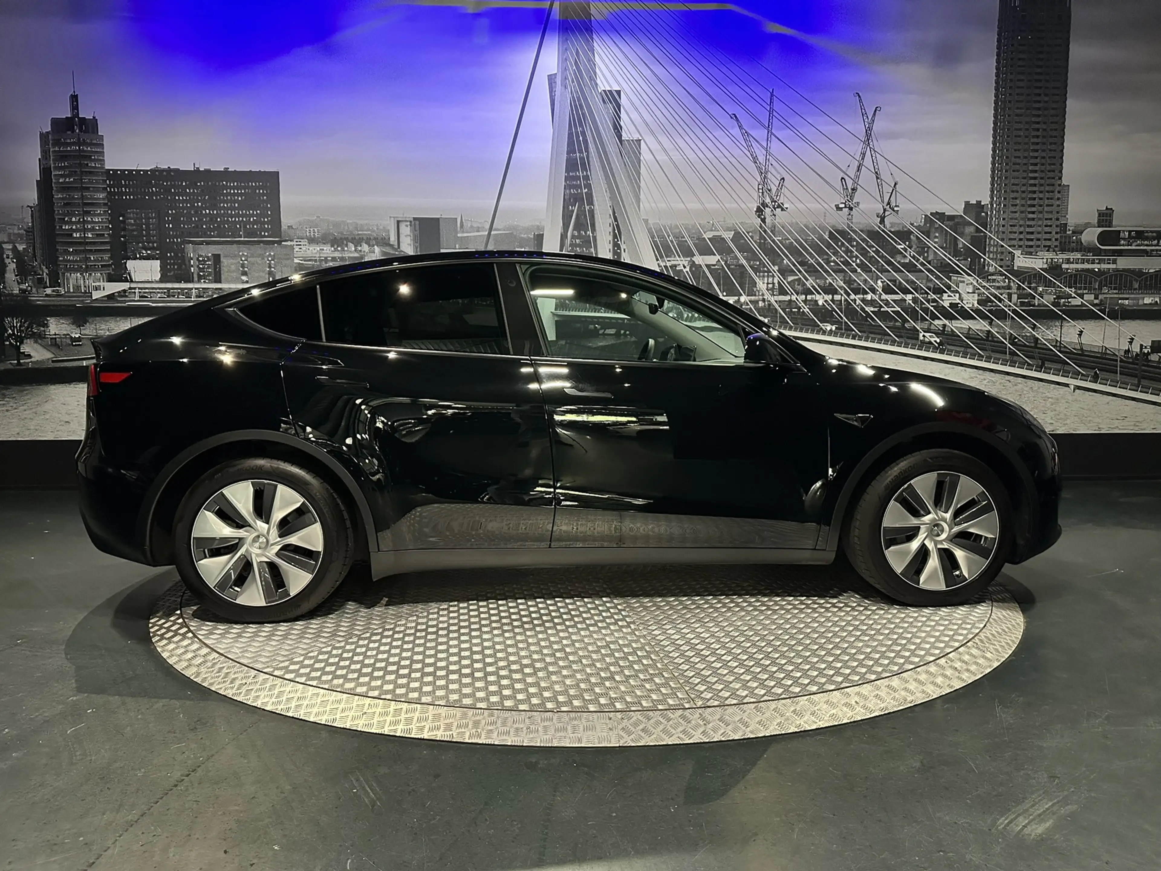 Tesla Model Y RWD 58 kWh *Origineel NL*Trekhaak*Pano* — photo 2