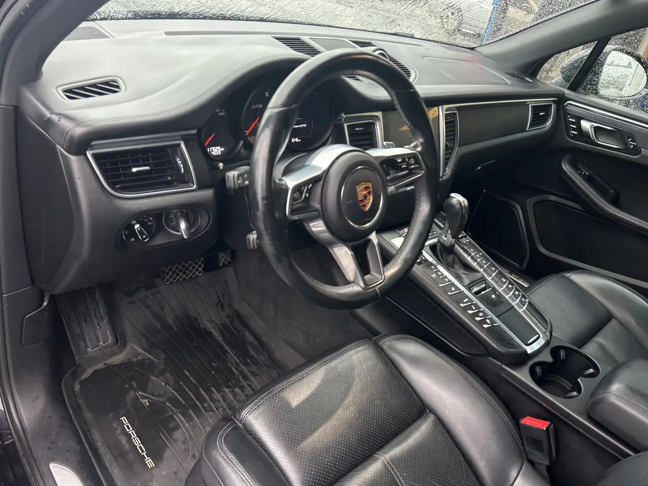 Porsche Macan снимка Porsche Macan