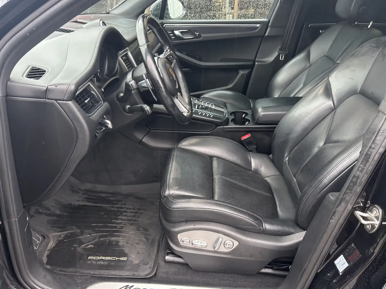 Porsche Macan снимка Porsche Macan
