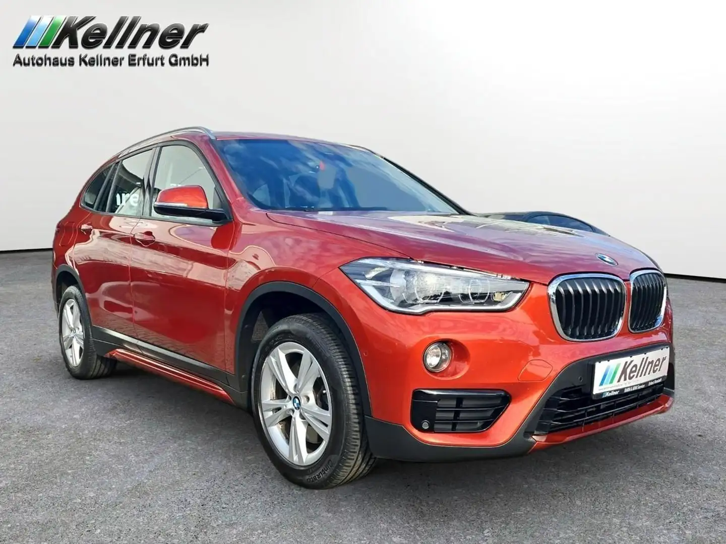 BMW X1 20d xDrive+Sport-Line+AHK+ACC+HeadUp+Pano+Hi Orange - 2