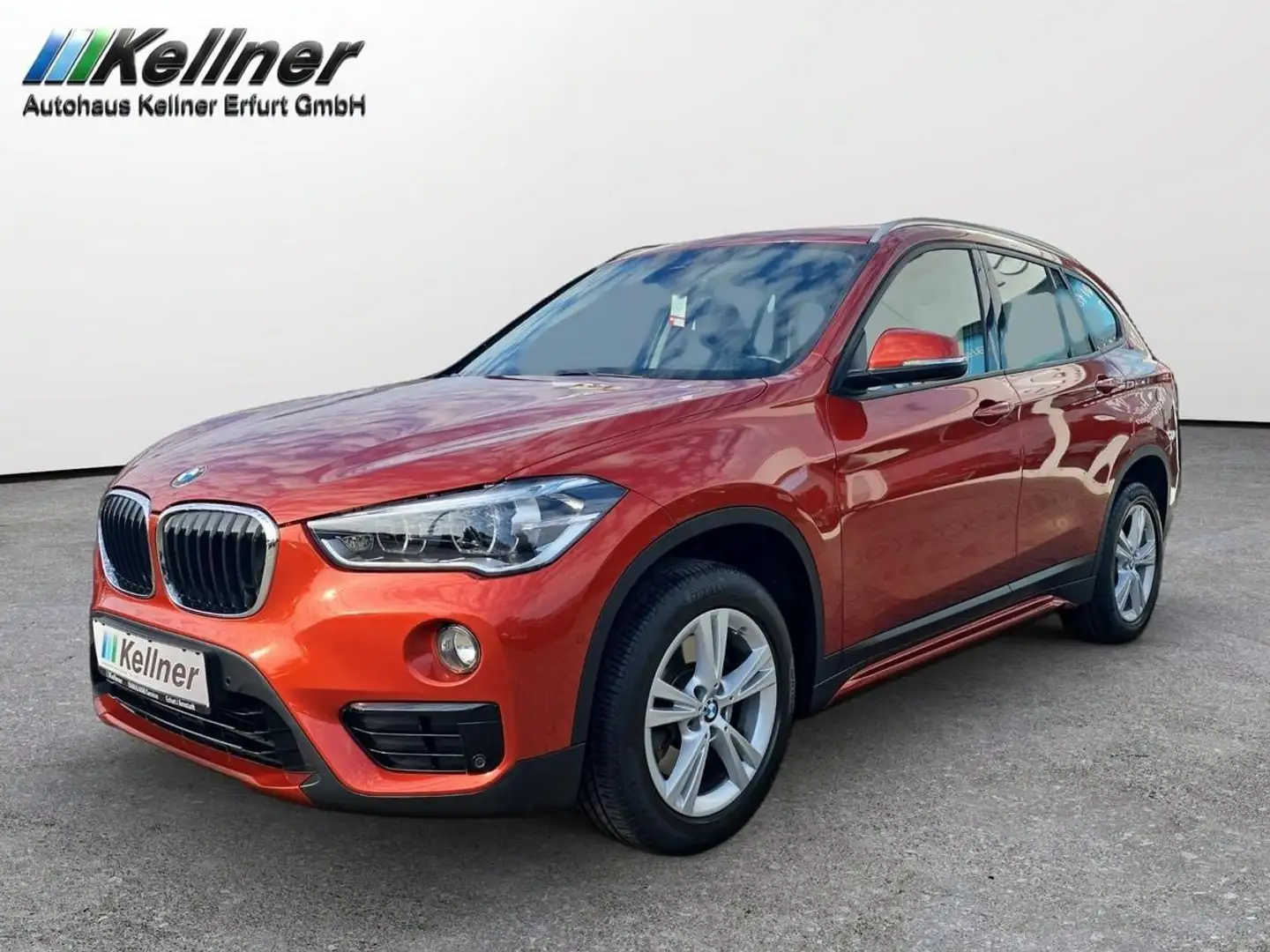 BMW X1 20d xDrive+Sport-Line+AHK+ACC+HeadUp+Pano+Hi Orange - 1