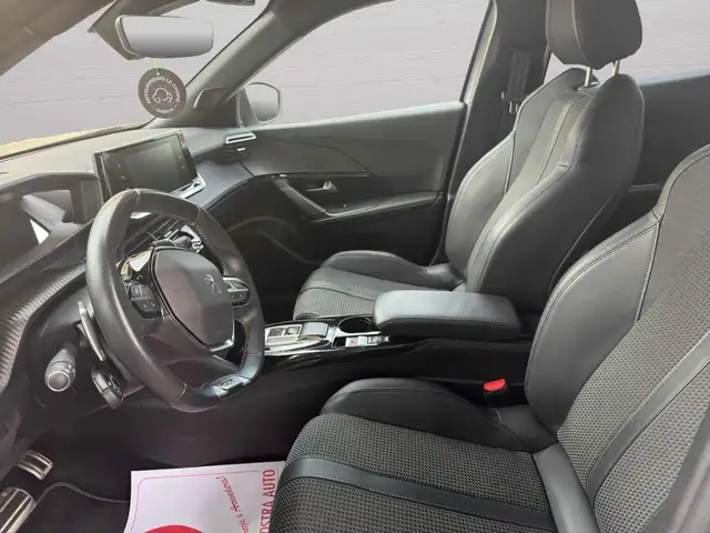 Peugeot 2008 view 9