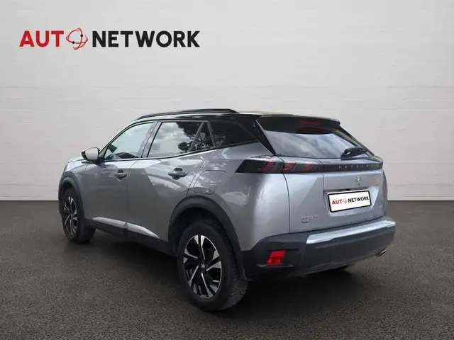 Peugeot 2008 view 4