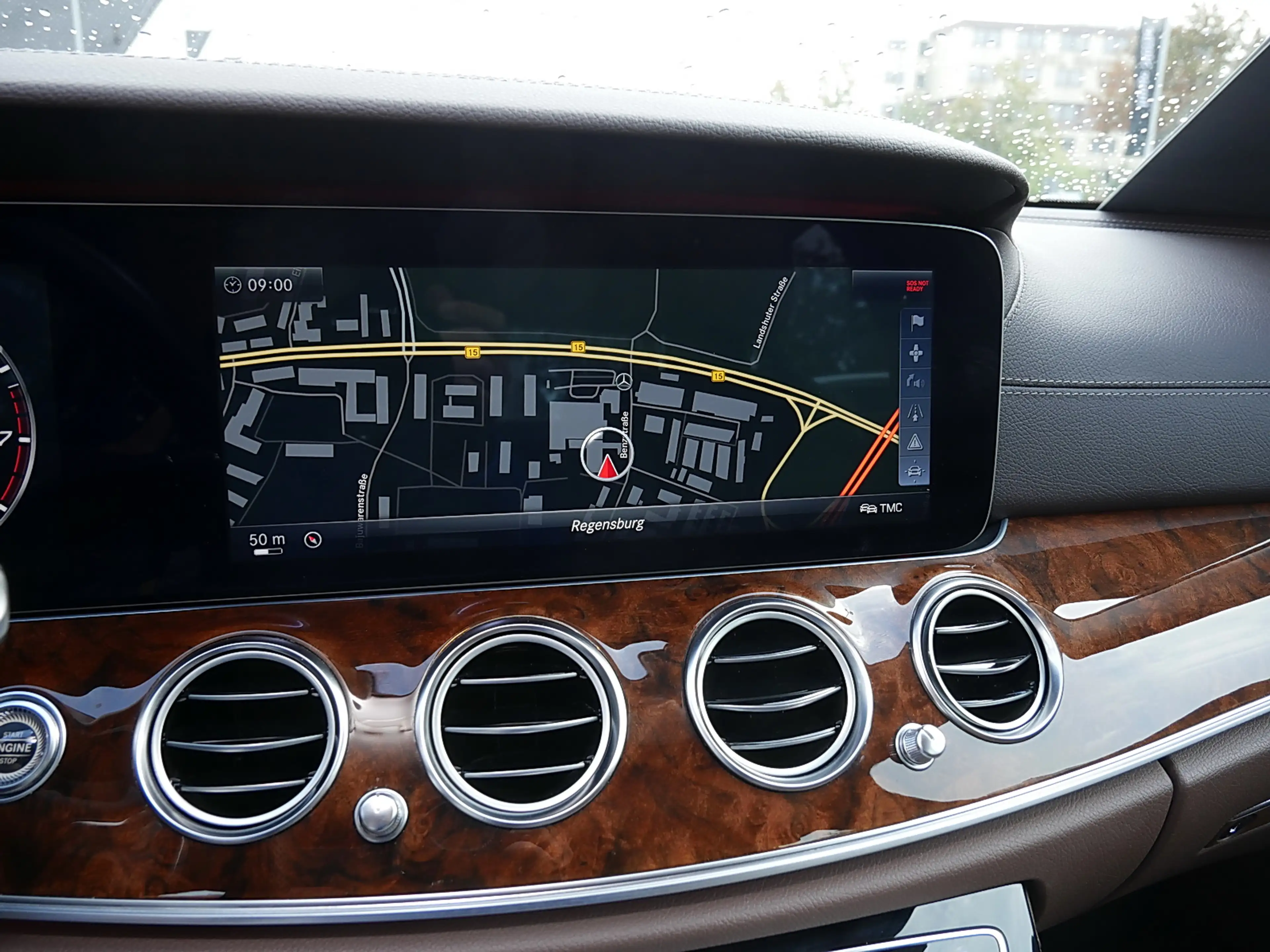 Mercedes-Benz E 250 Limousine Exclusive+Comand+Ambiente+LED+DAB — photo 12