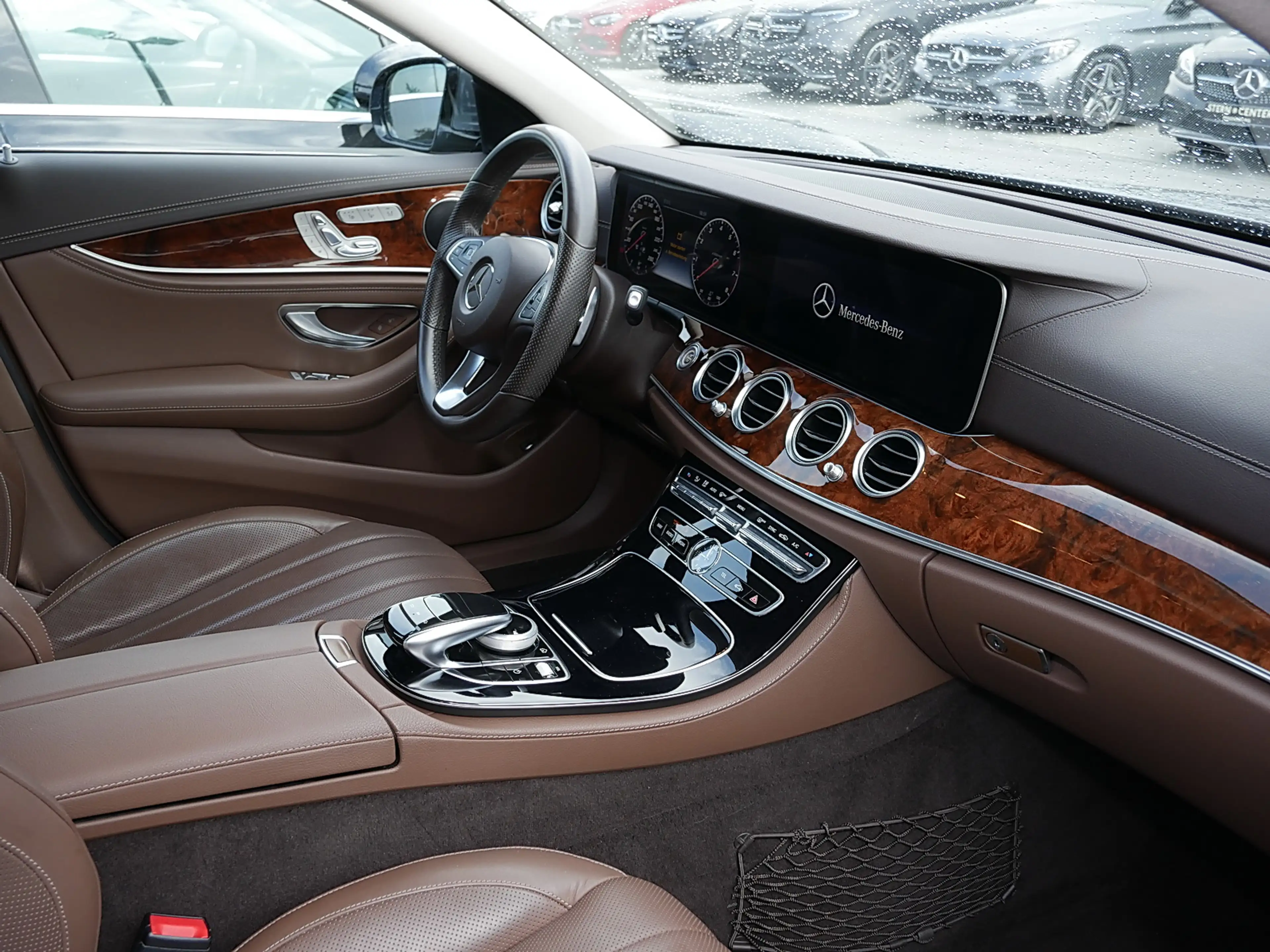 Mercedes-Benz E 250 Limousine Exclusive+Comand+Ambiente+LED+DAB — photo 5