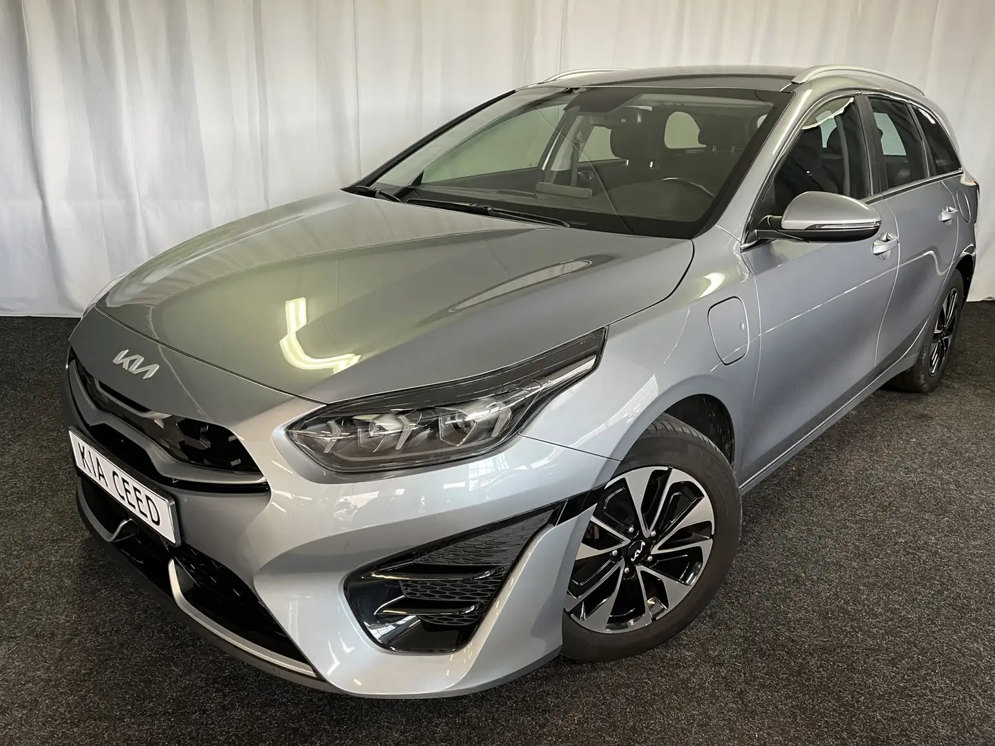 Kia Ceed SW / cee'd SW Sportswagon 1.6 GDI PHEV DynamicLine 1E EIGN/ECC/C Grijs - 1