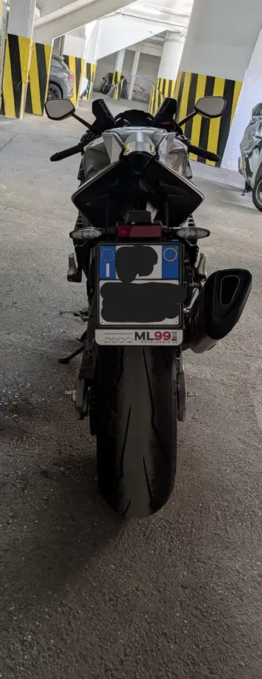 Aprilia RSV4
