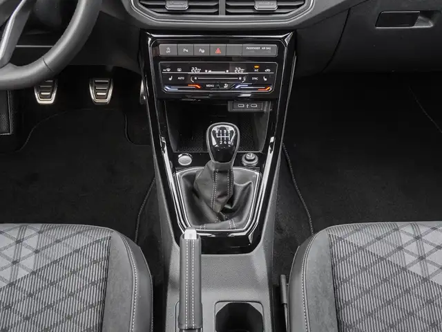 Volkswagen T-Cross view 14