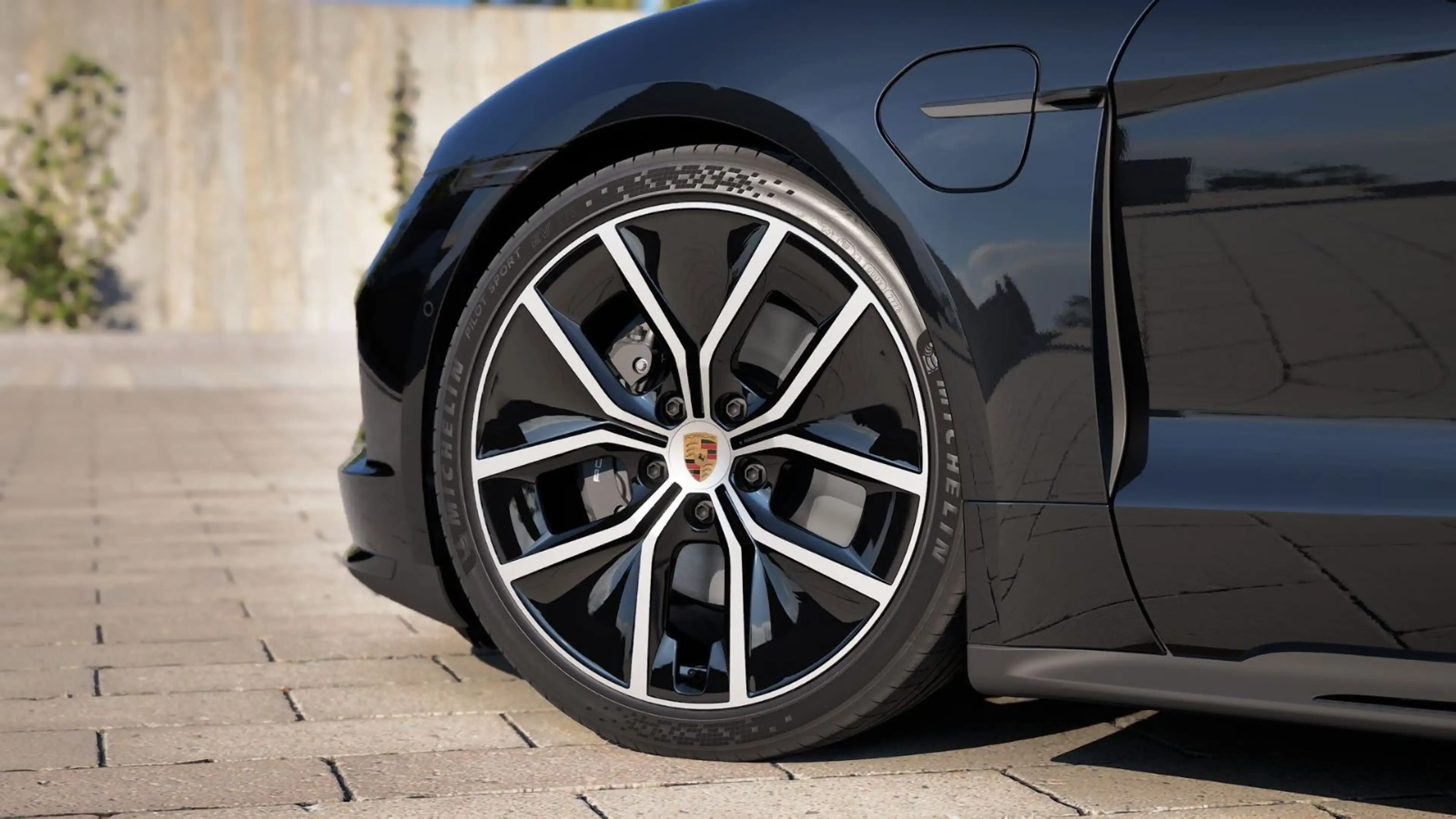 Porsche Taycan 4 Black Edition | InnoDrive | Panorama | — photo 3