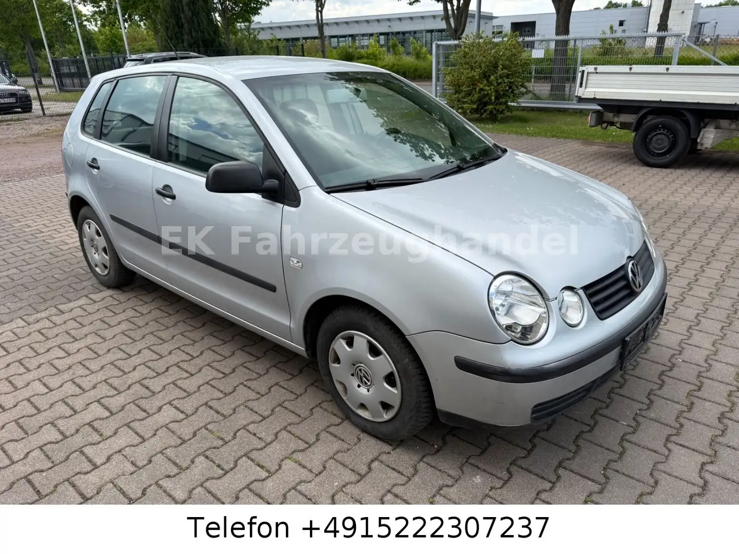 Volkswagen Polo IV Basis Argent - 2