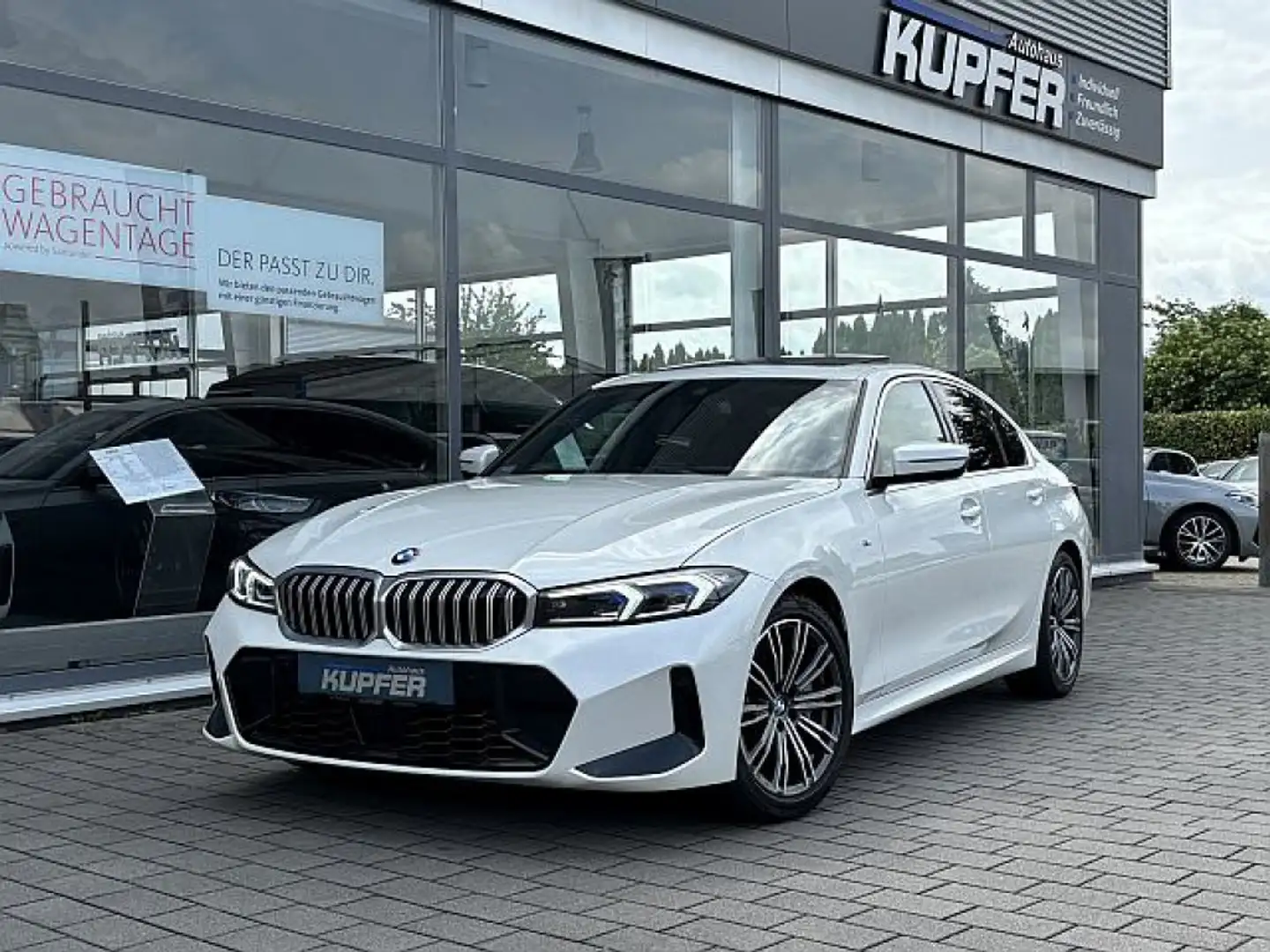 BMW 330 i M Sport SD°ACC°Ad.LED°HIFI°Rfcam°el.Sitze White - 1