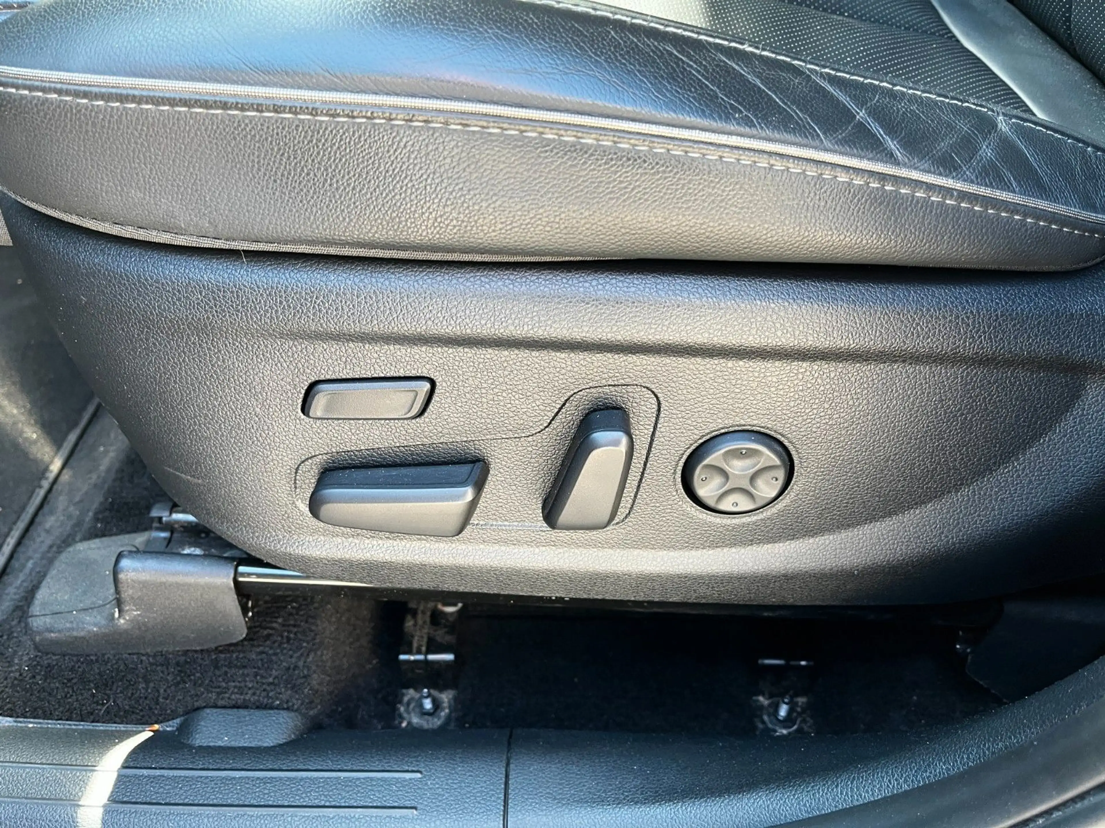 Hyundai SANTA FE Hybrid Prima 4WD/Leder/Navi/360/MWST — photo 12