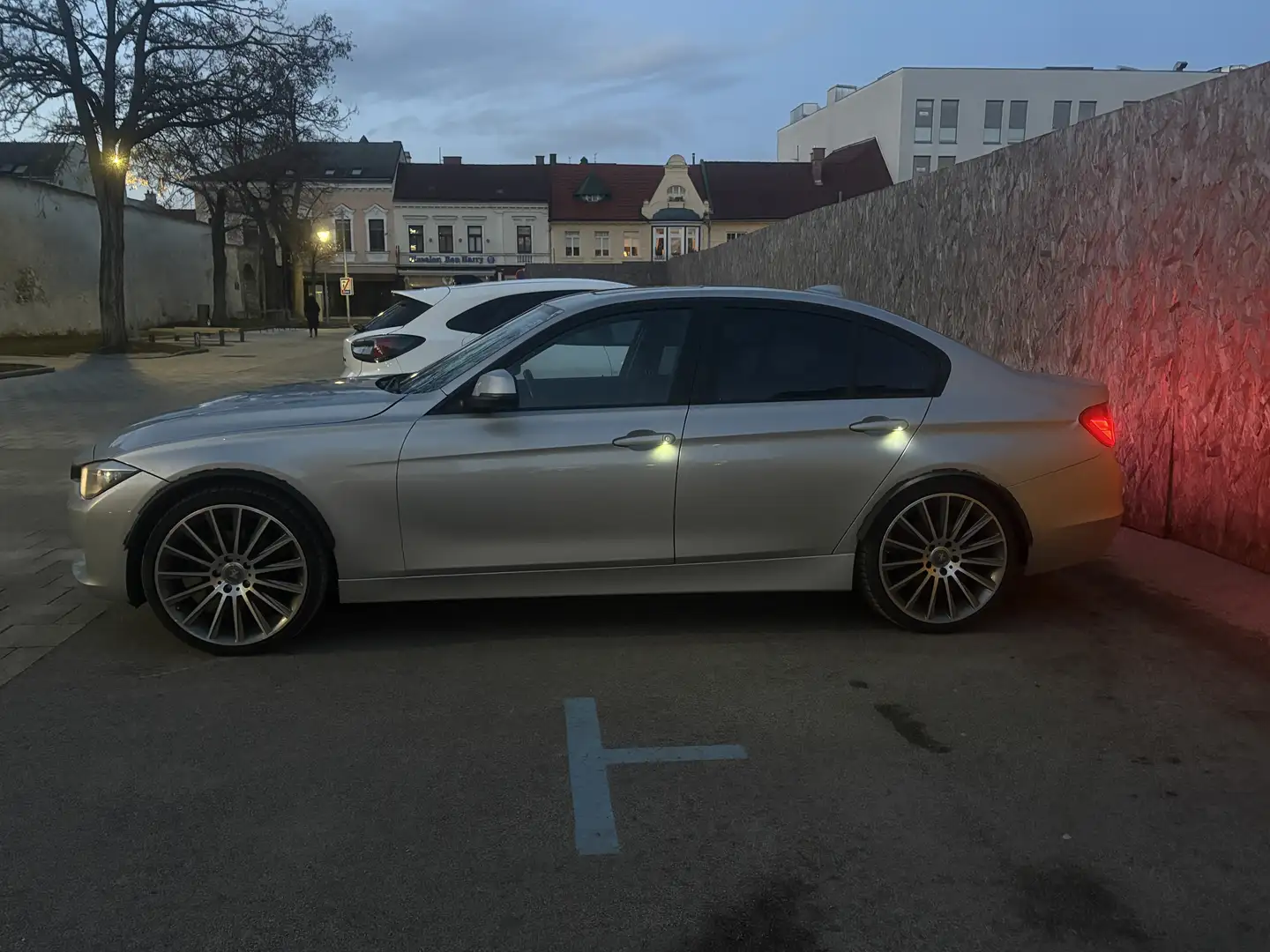 BMW 316 BMW 3er-Reihe BMW 316d F30 | 2012 | Gepflegt | Sof - 1