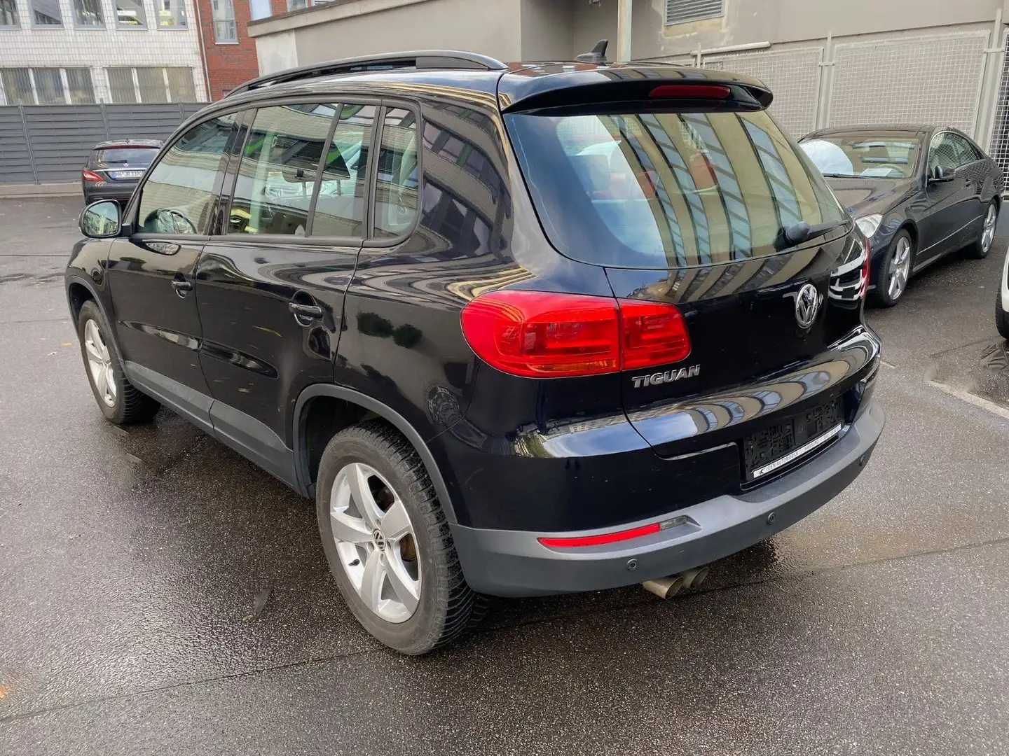 Volkswagen Tiguan 2.0 4Motion Trend & Fun AHK/PANO/PDC Nero - 2