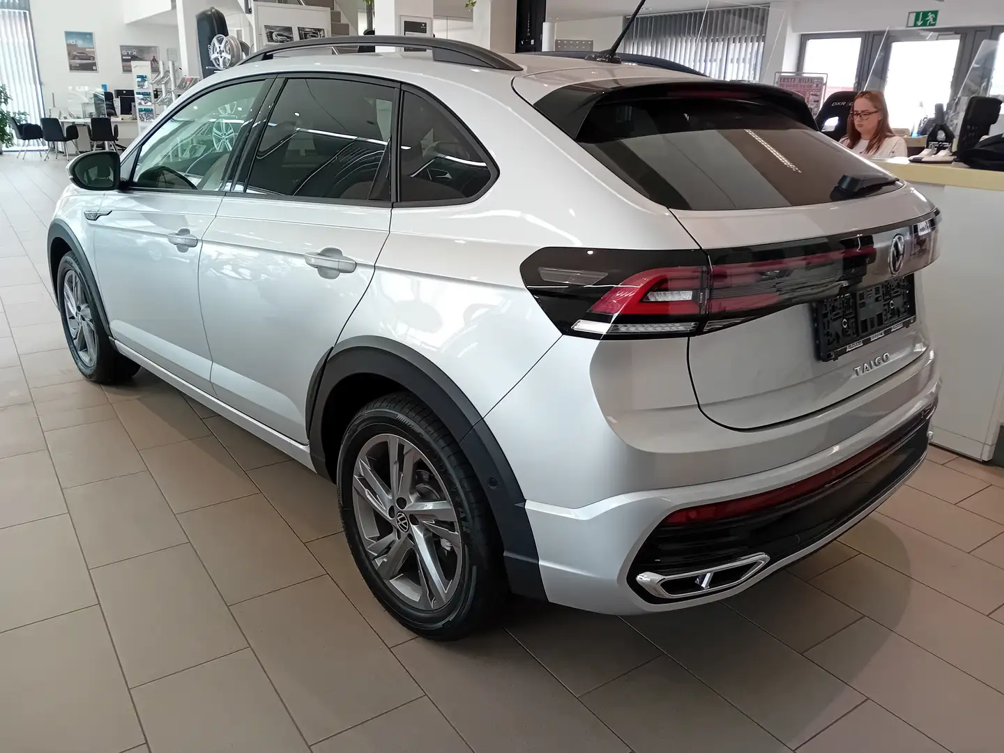 Volkswagen Taigo R-Line Gris - 2