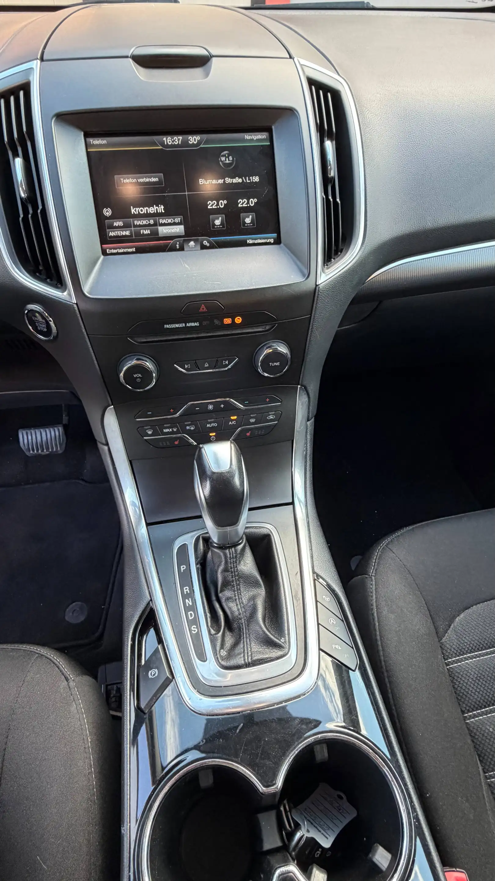 Ford Galaxy Titanium — photo 12