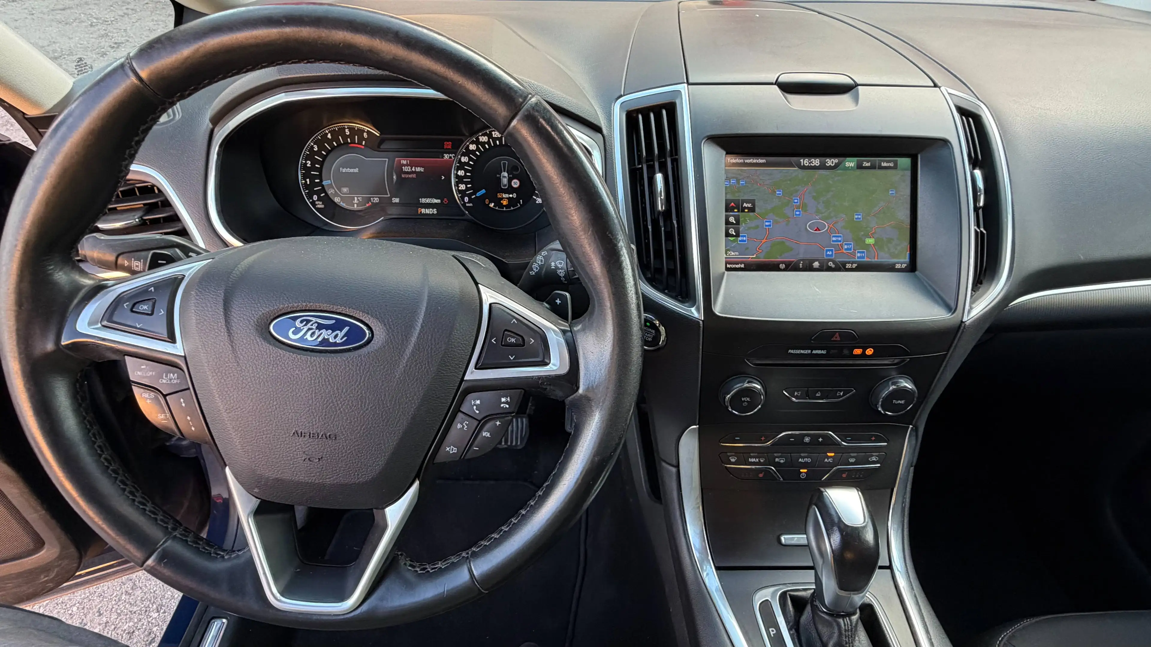 Ford Galaxy Titanium — photo 7