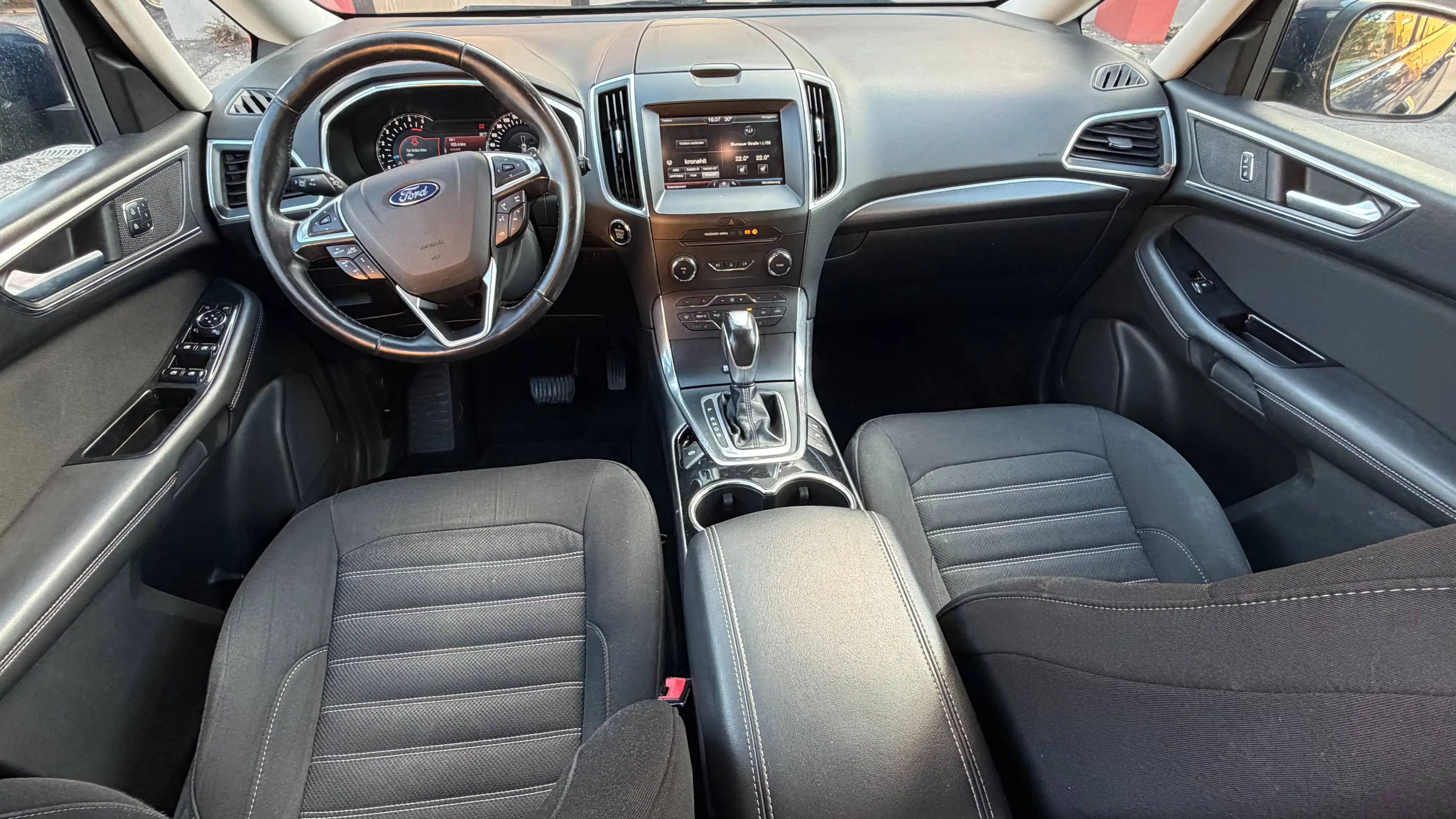Ford Galaxy Titanium — photo 8