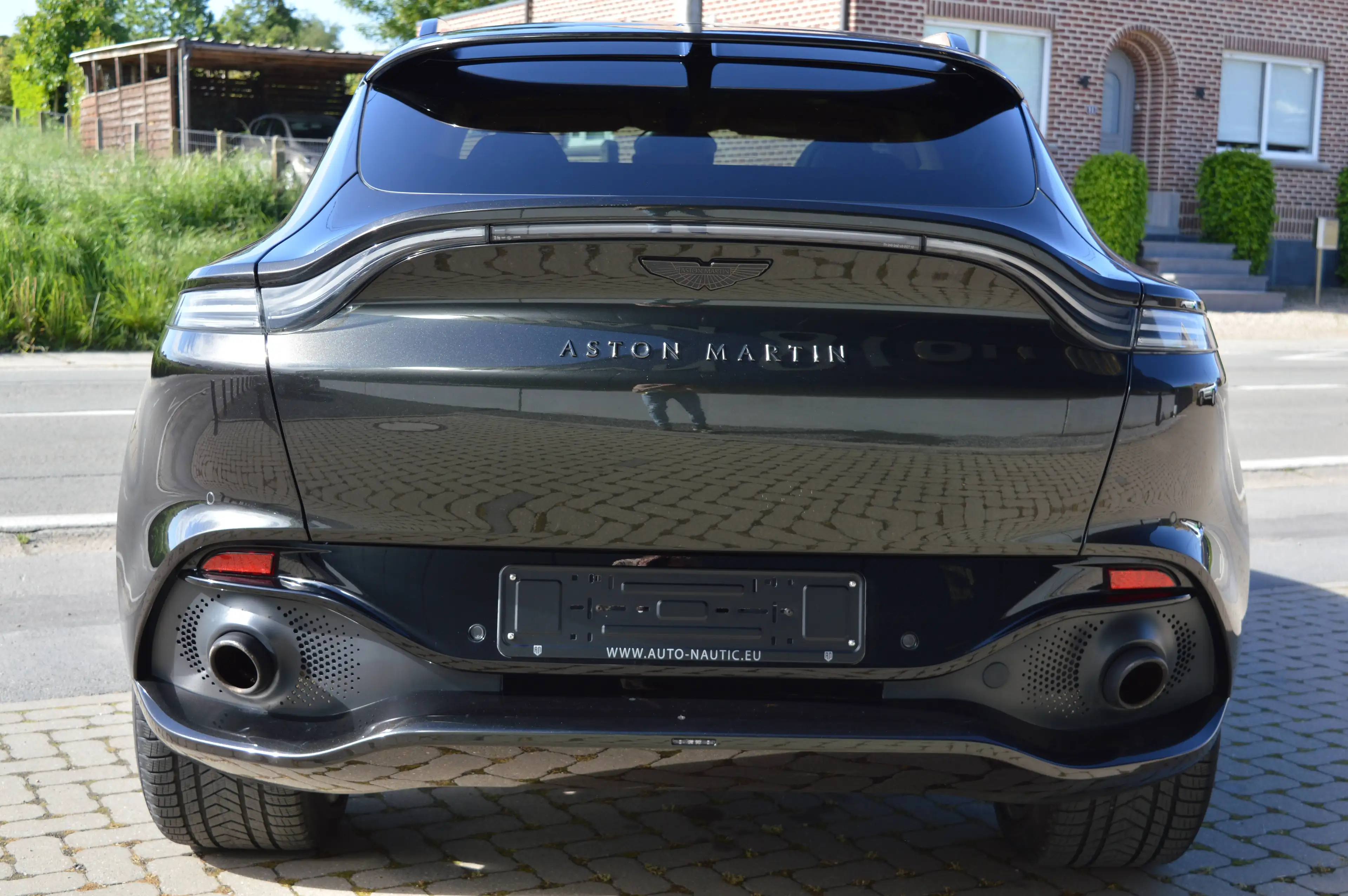 Aston Martin DBX 4.0i V8 Biturbo - 1 HAND - Full history - VAT — photo 4
