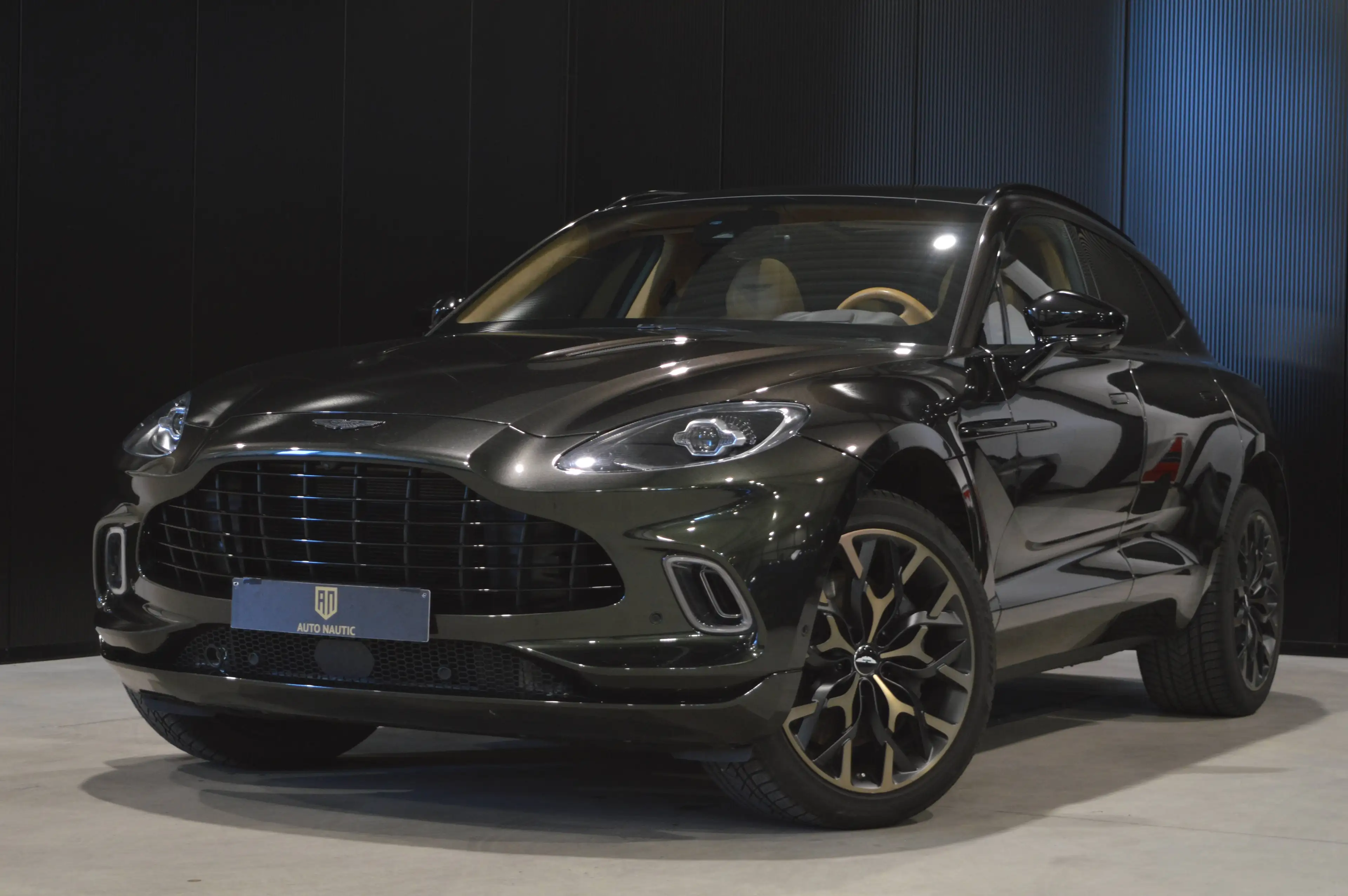 Aston Martin DBX 4.0i V8 Biturbo - 1 HAND - Full history - VAT