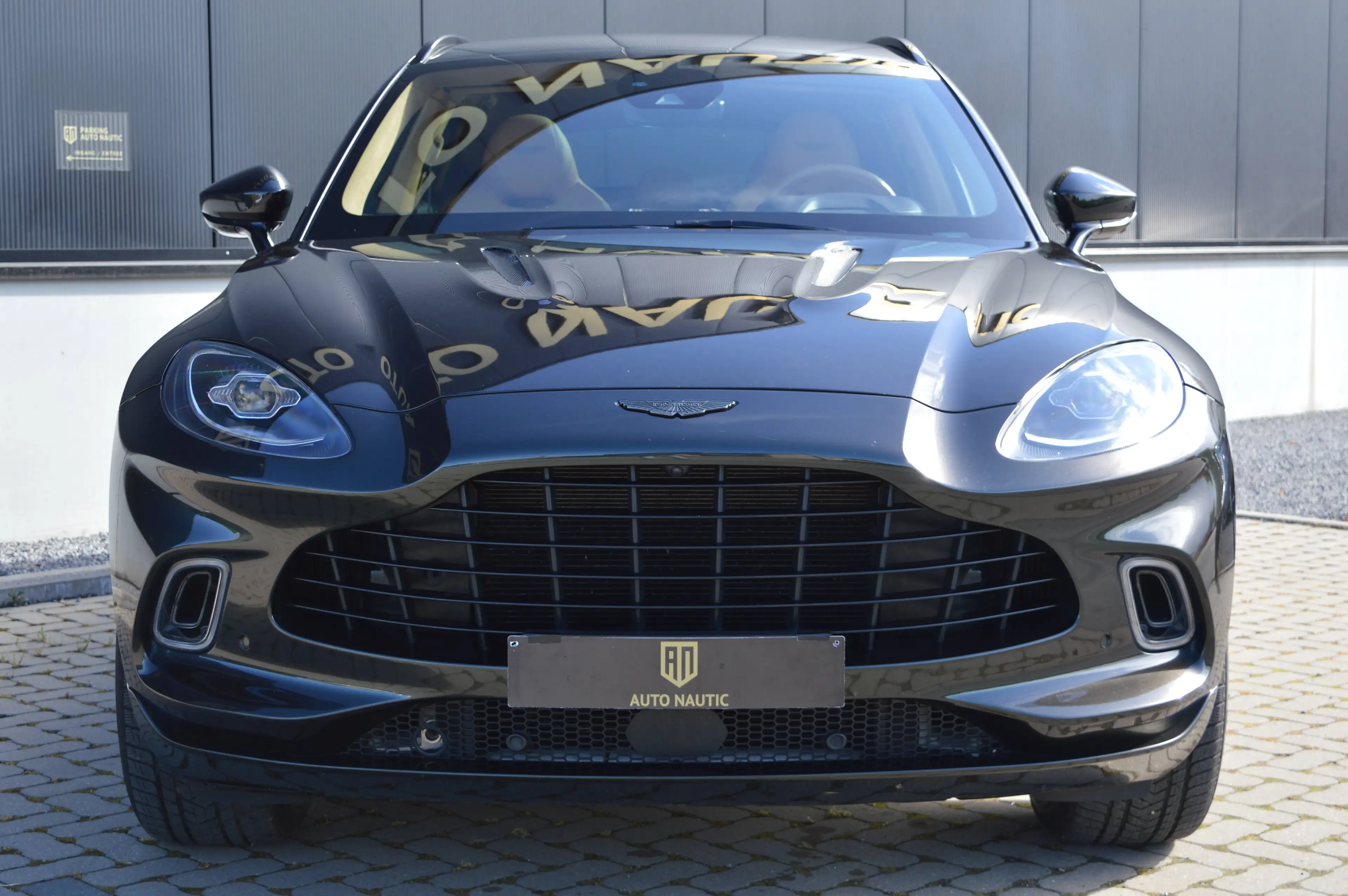 Aston Martin DBX 4.0i V8 Biturbo - 1 HAND - Full history - VAT — photo 3