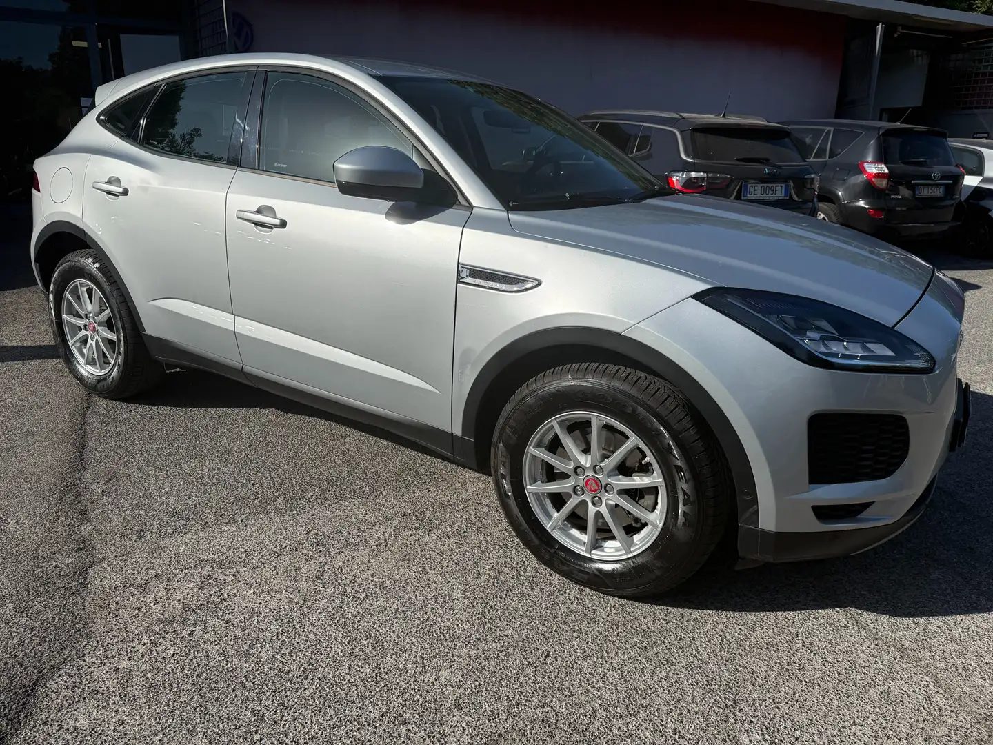 Jaguar E-Pace E-Pace 2.0d S Awd 150cv auto MOTORE NUOVO Silber - 2