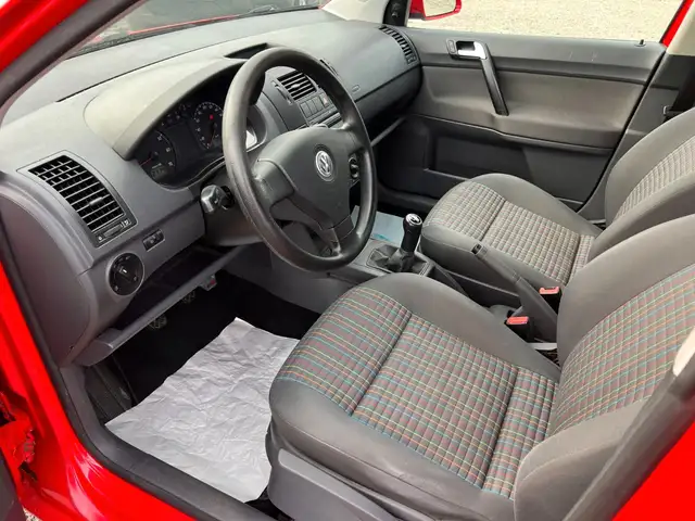 Volkswagen Polo view 8