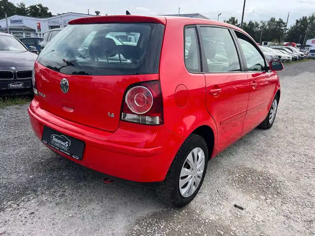 Volkswagen Polo view 4