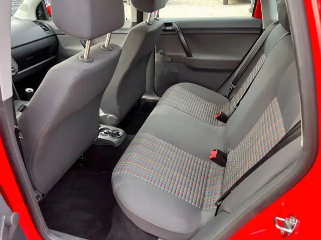 Volkswagen Polo view 11