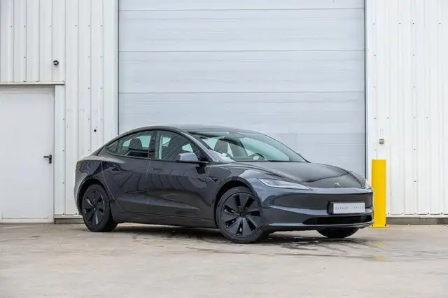 Tesla Model 3 view 2