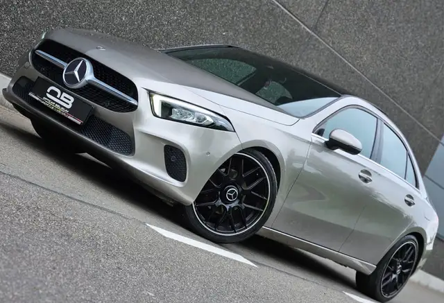 Mercedes-Benz A 180 *** Berline - Pano - Camera - Garantie ***