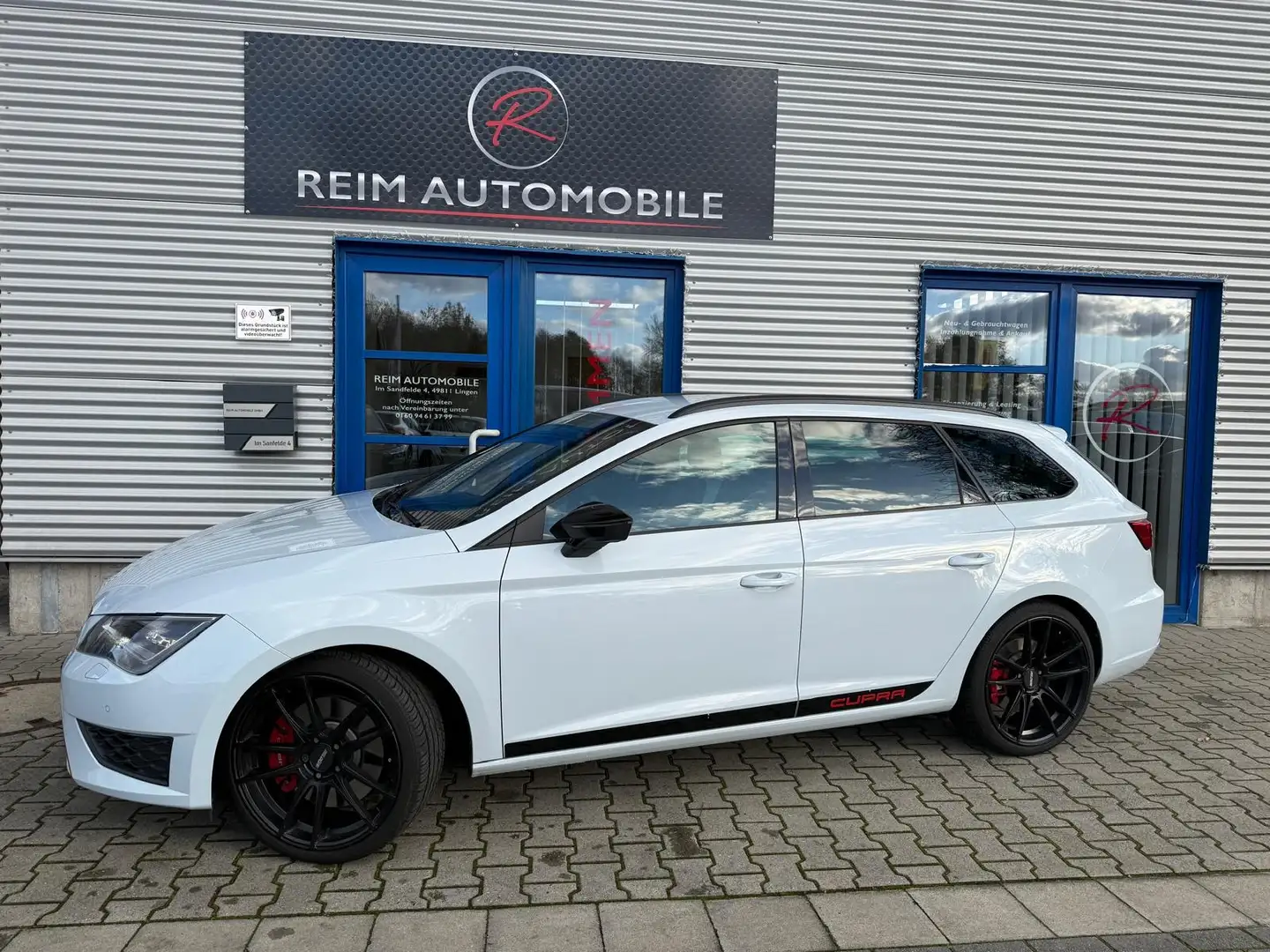SEAT Leon ST Cupra 2.0 TSI DSG *LED*NAVI*SHZ*DAB* Wit - 2
