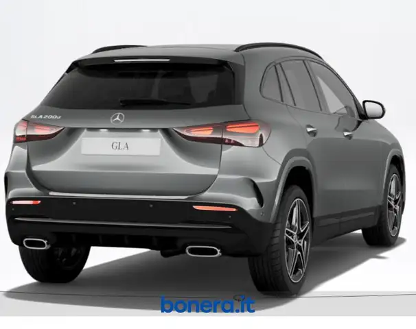 Mercedes-Benz Gla Class view 3