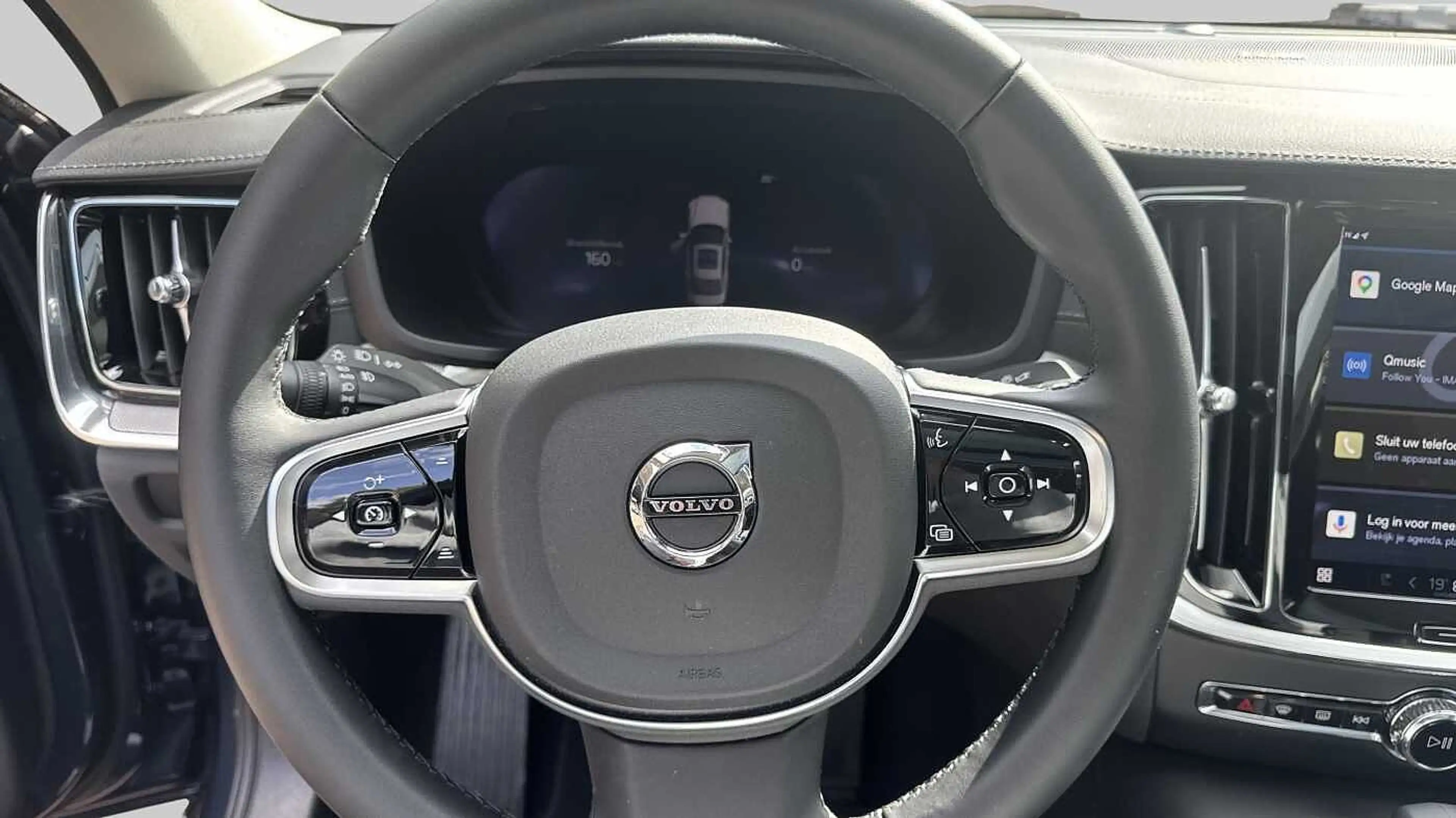 Volvo S60 T8 AWD Ultimate Dark — photo 16