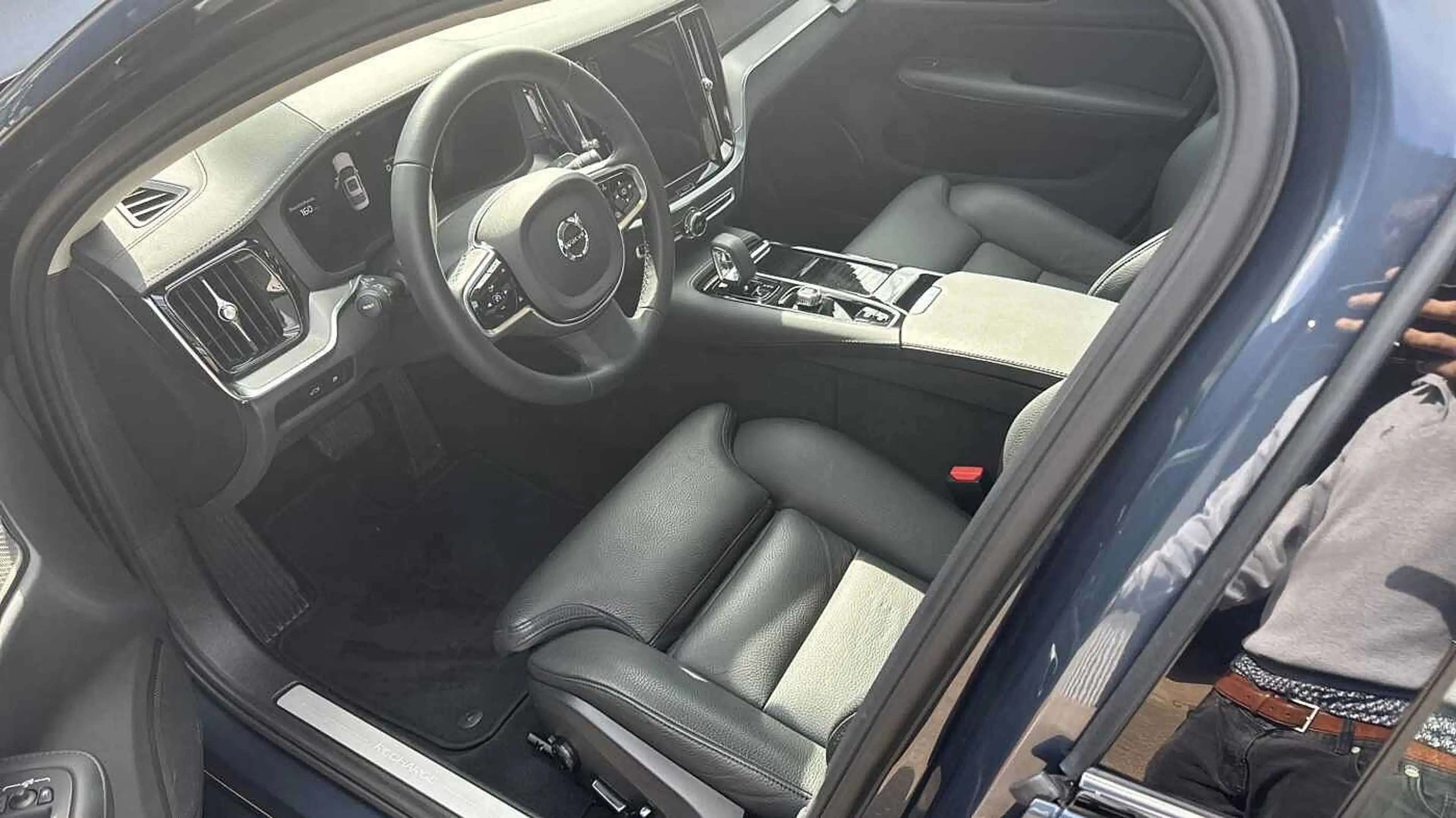 Volvo S60 T8 AWD Ultimate Dark — photo 10