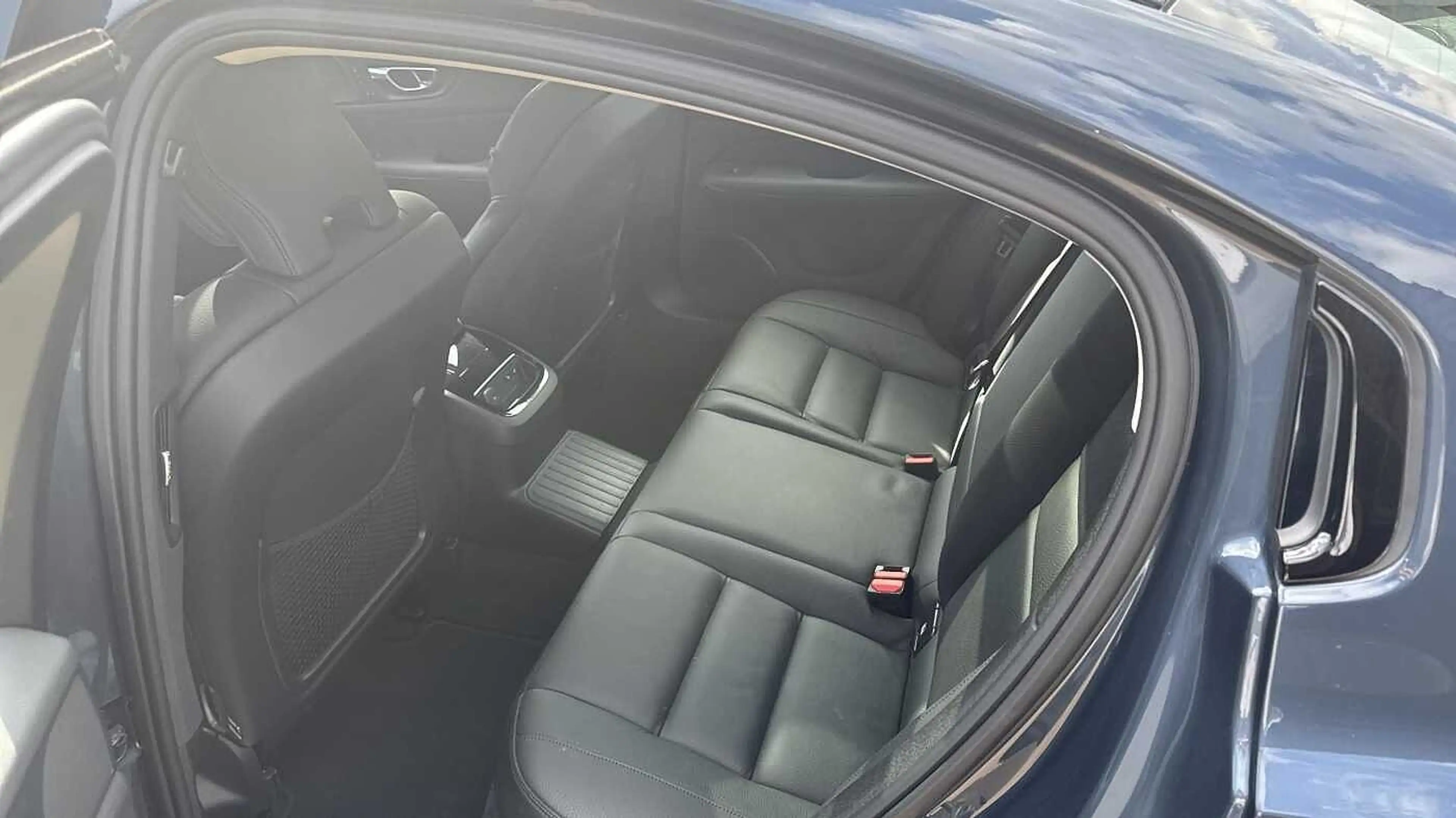 Volvo S60 T8 AWD Ultimate Dark — photo 11