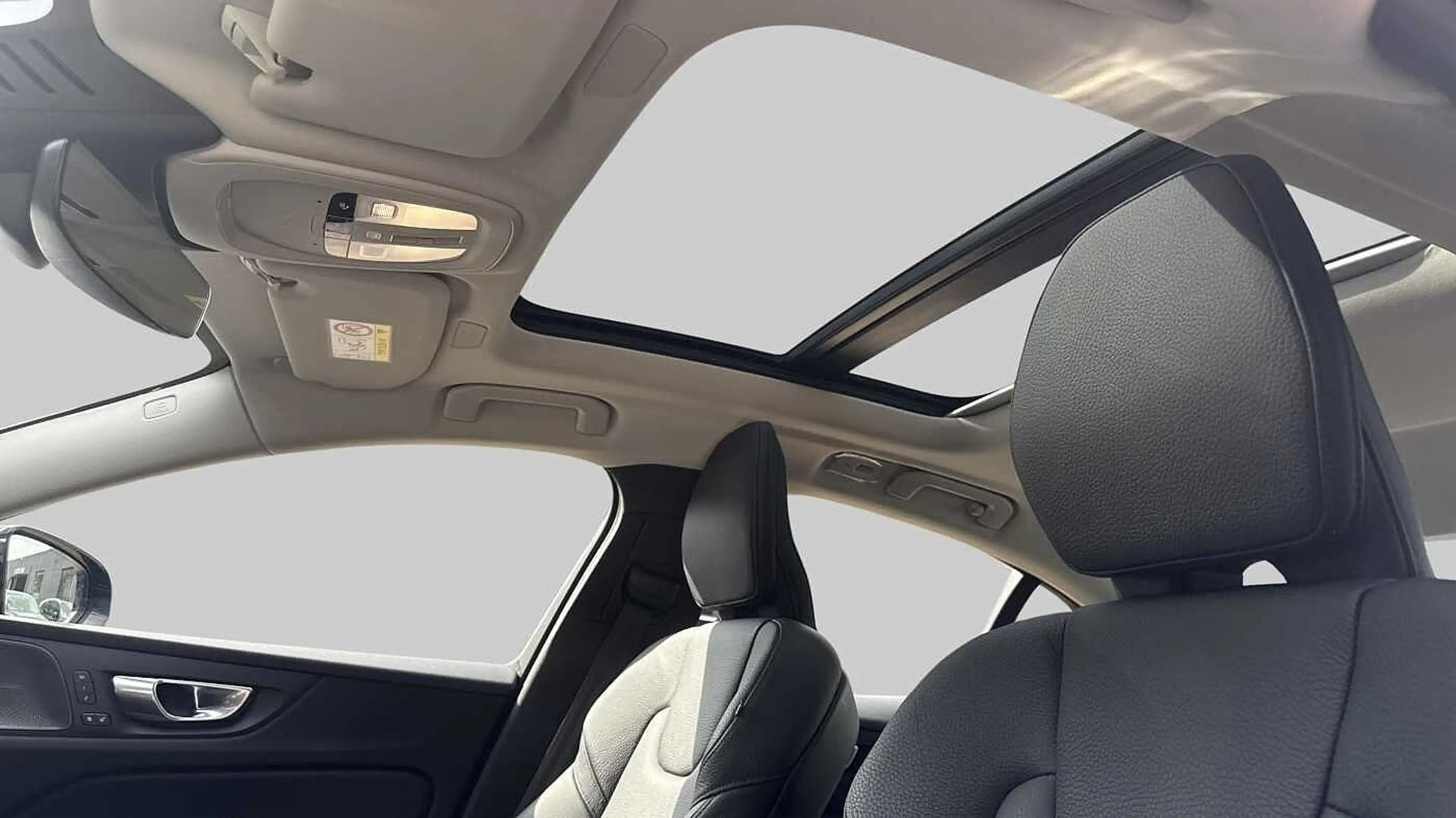 Volvo S60 T8 AWD Ultimate Dark — photo 26