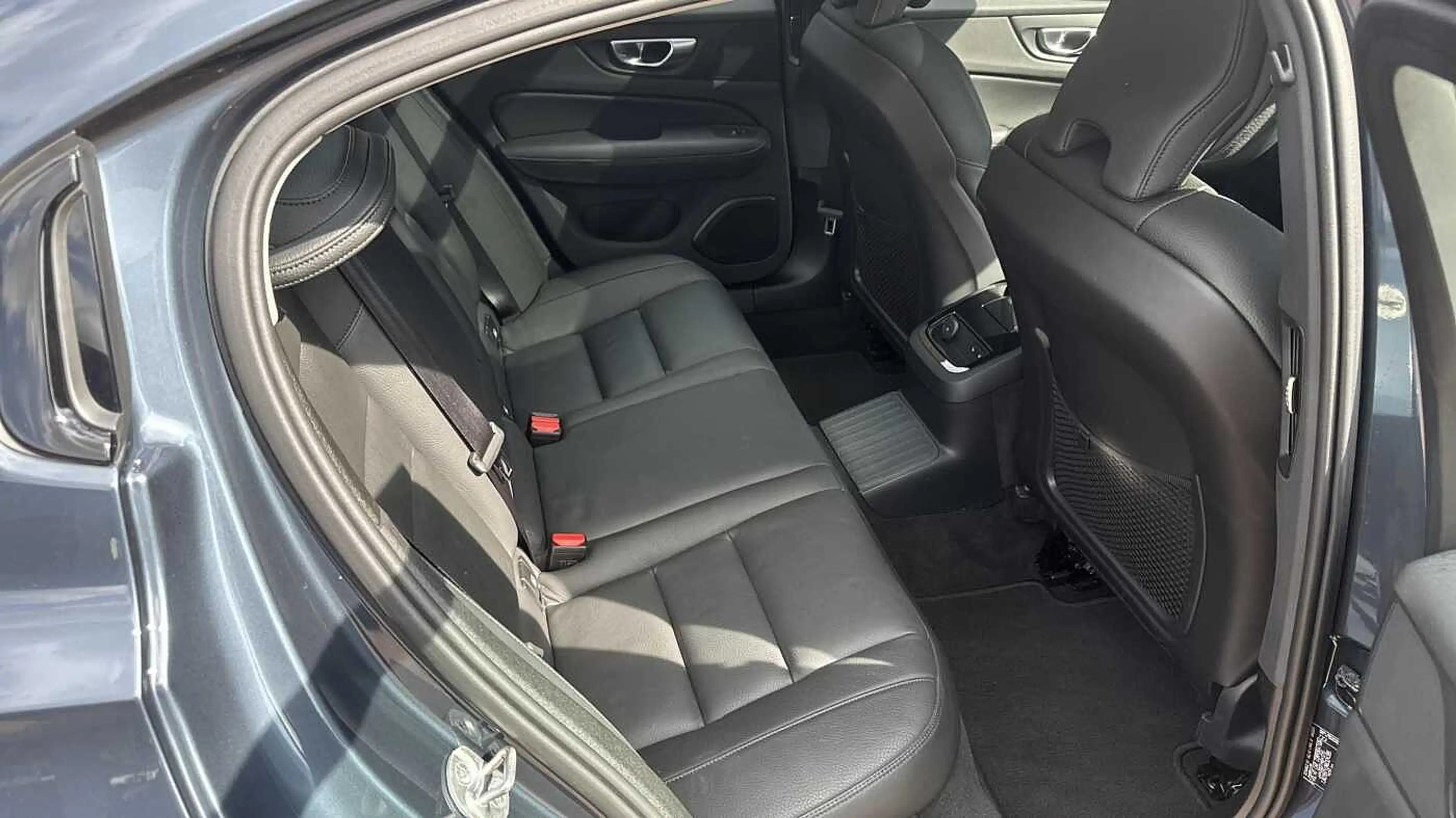 Volvo S60 T8 AWD Ultimate Dark — photo 14